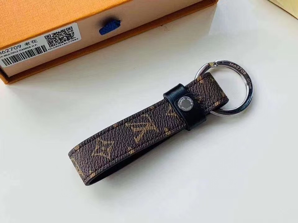 루이비통 드라곤느 키홀더 M62709