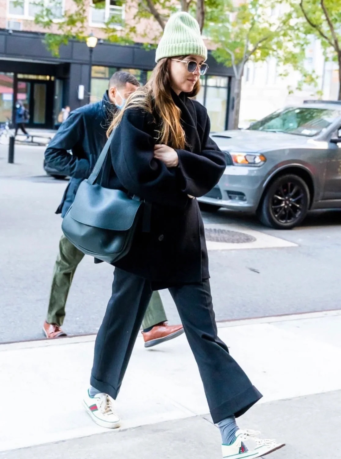 더 로우 클래식 코트