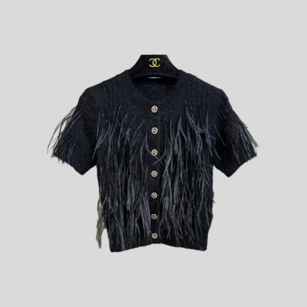 샤넬 라인스톤 깃털 반팔