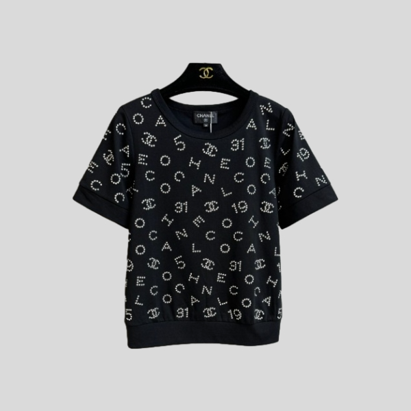 샤넬 로고 다이아몬드 티셔츠(2color)