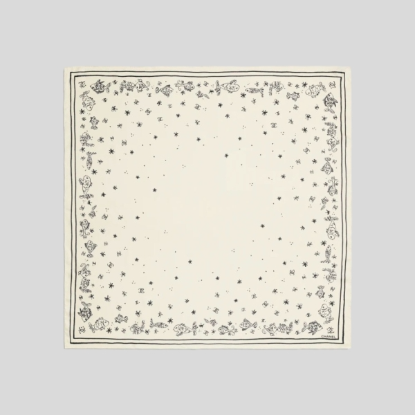 샤넬 스퀘어 스카프 오프화이트