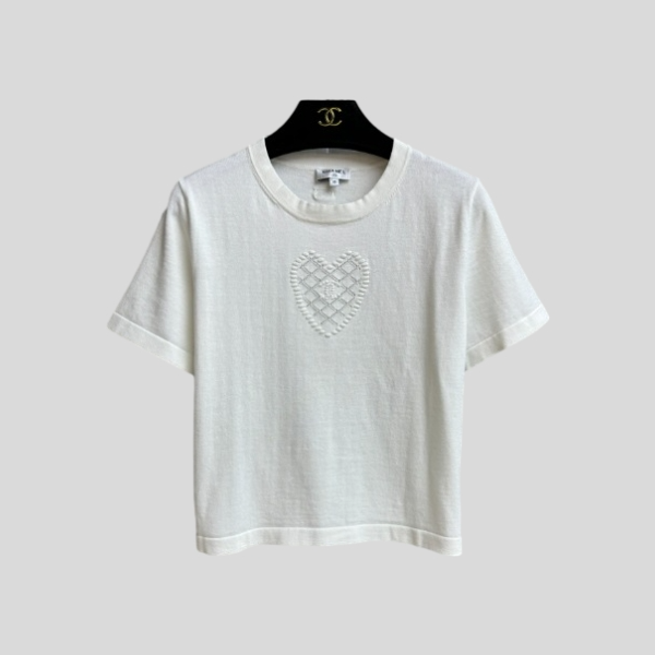 샤넬 하트 홀로우 반팔 화이트