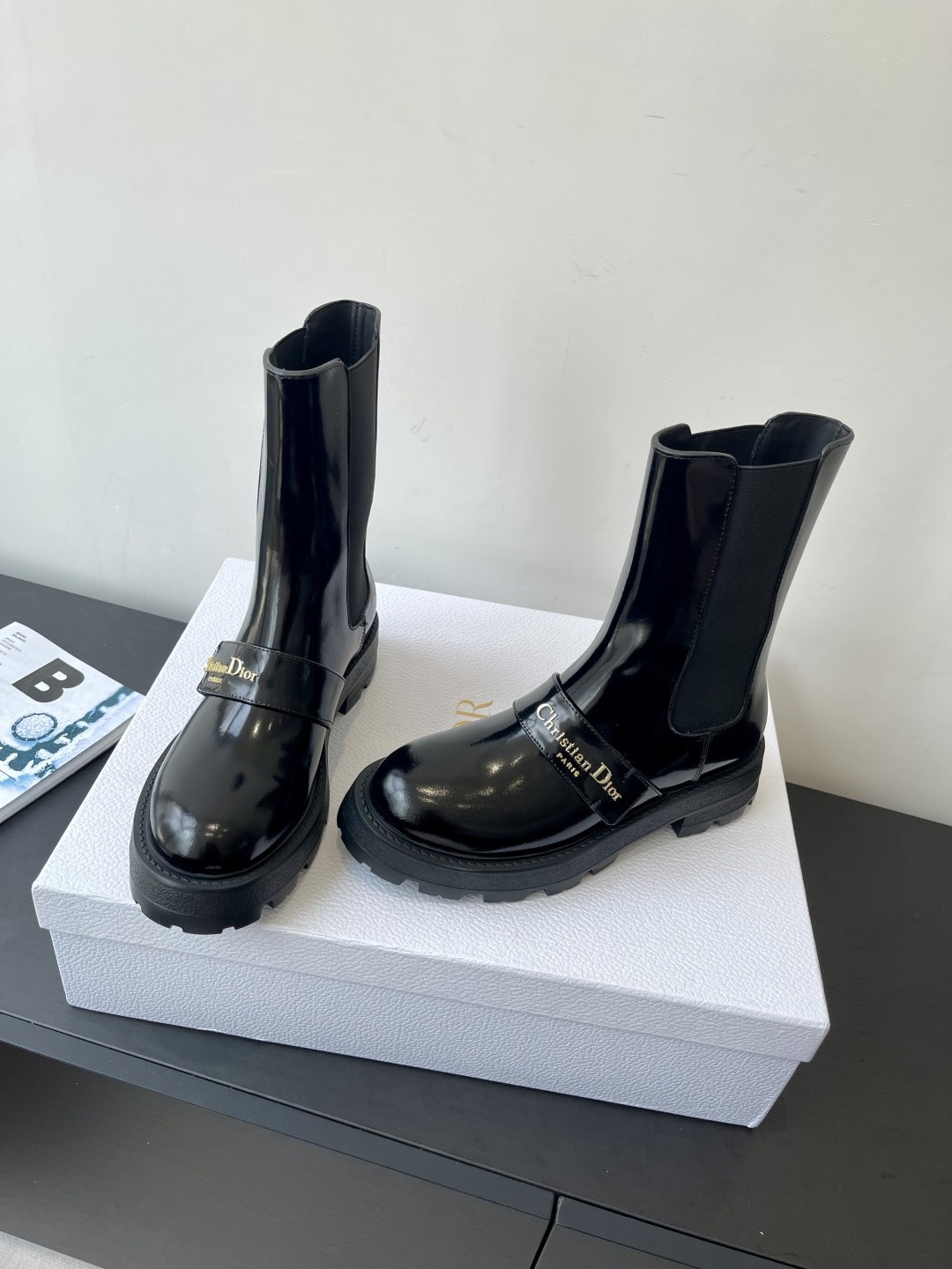 디올 25 신상 D-Quest 시리즈 라이더 부츠