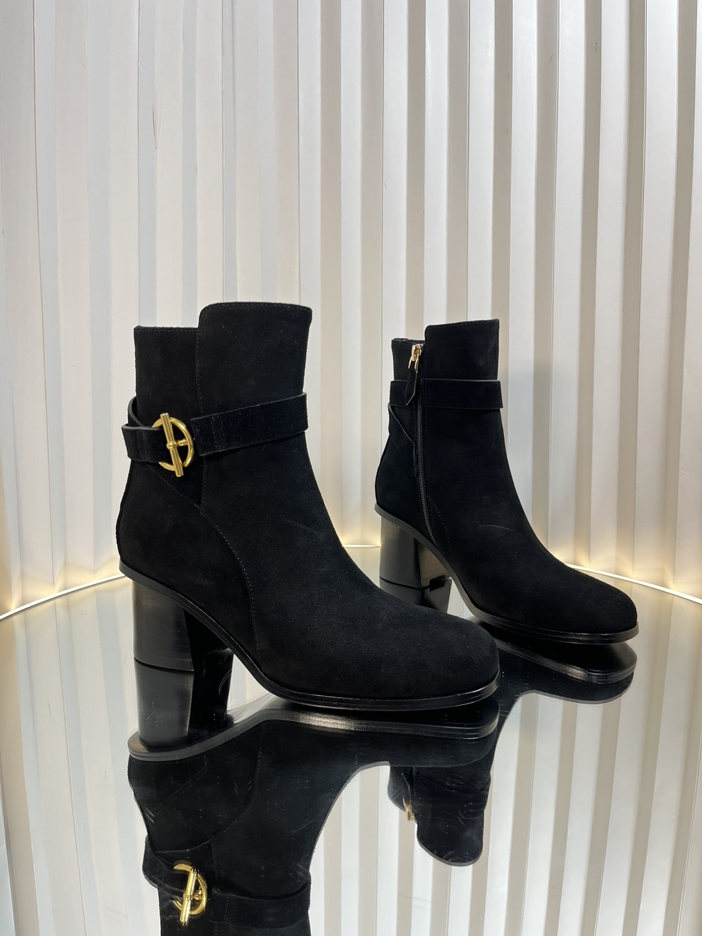 에르메스 스웨이드 앵클 부츠