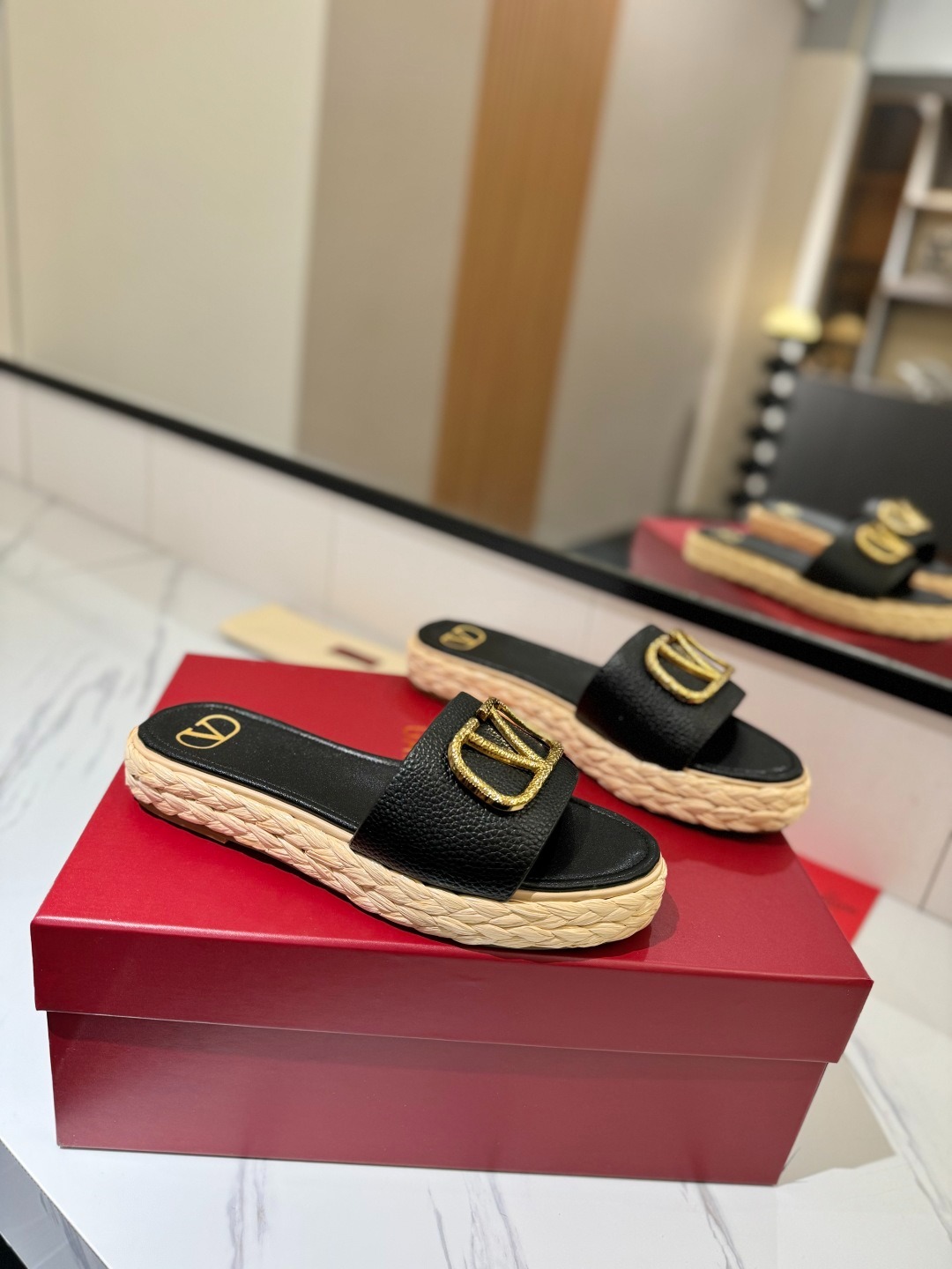 발렌티노 봄여름 신상 여성 슬리퍼