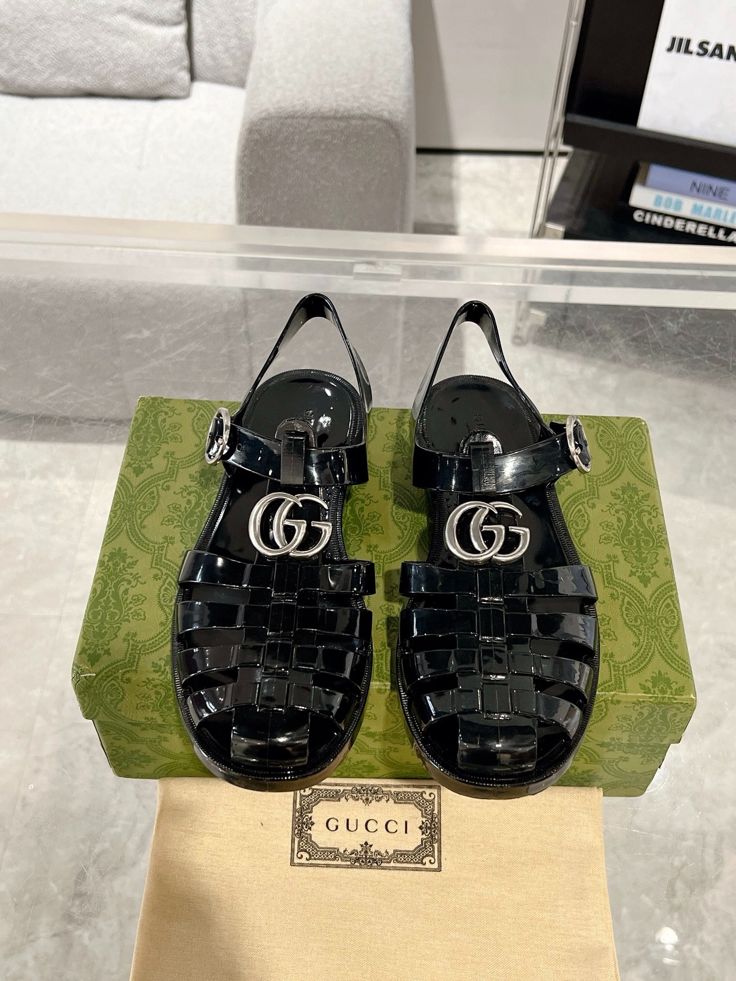 구찌 25ss 봄여름 신상 더블 G 젤리 샌들