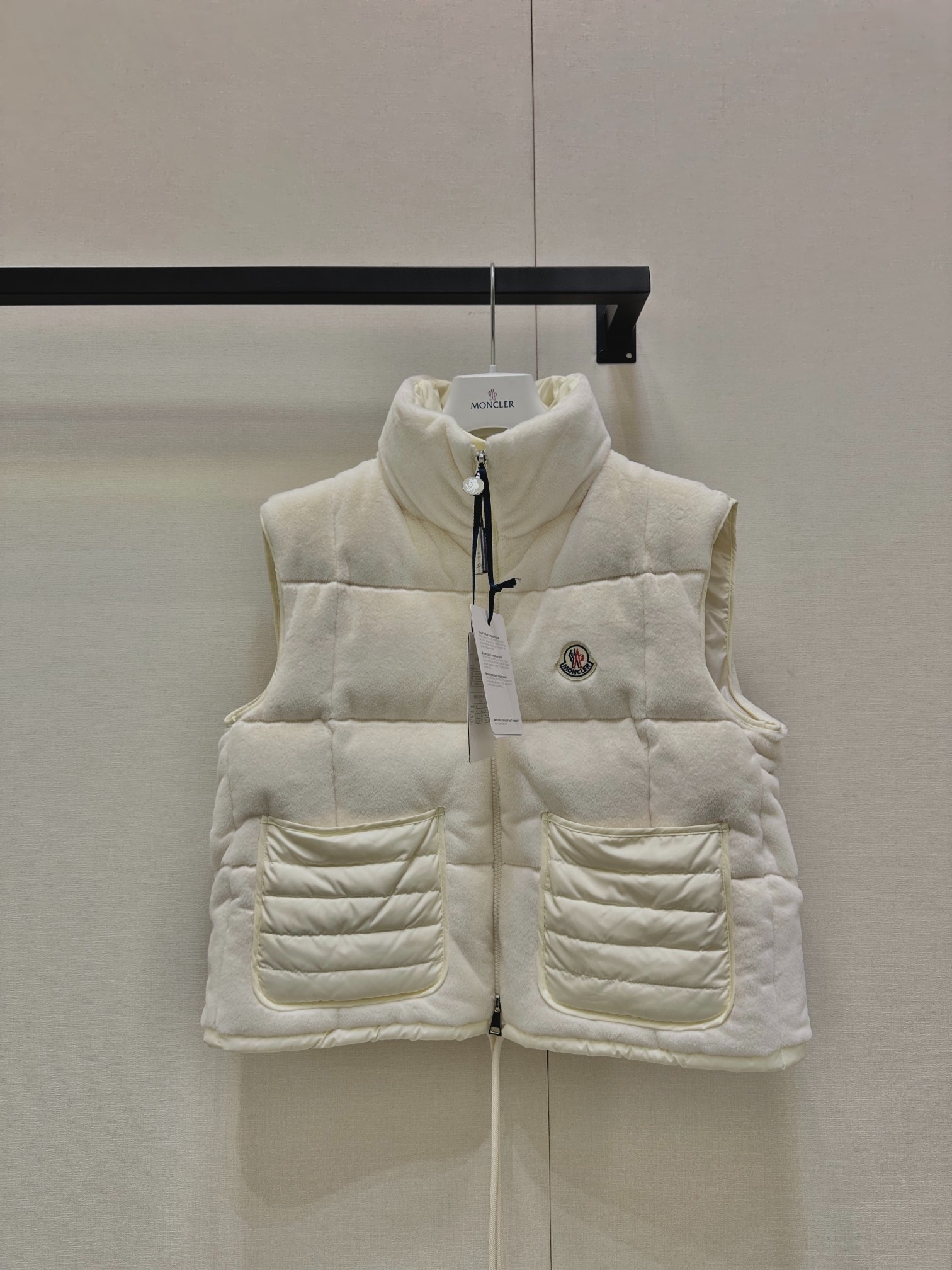 몽클레어 25FW 신상 벨벳 스트링 베스트