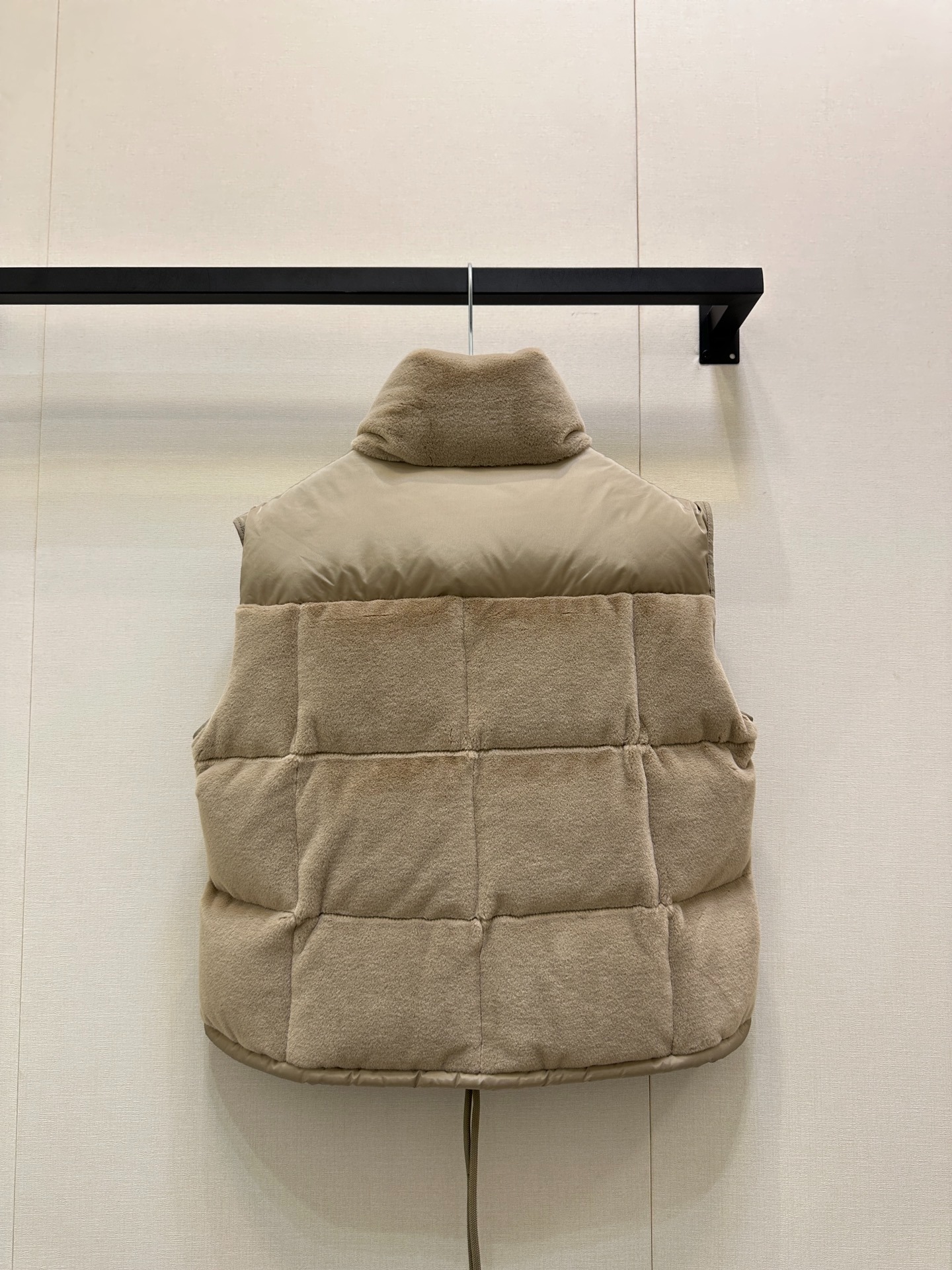 몽클레어 25FW 신상 벨벳 스트링 베스트