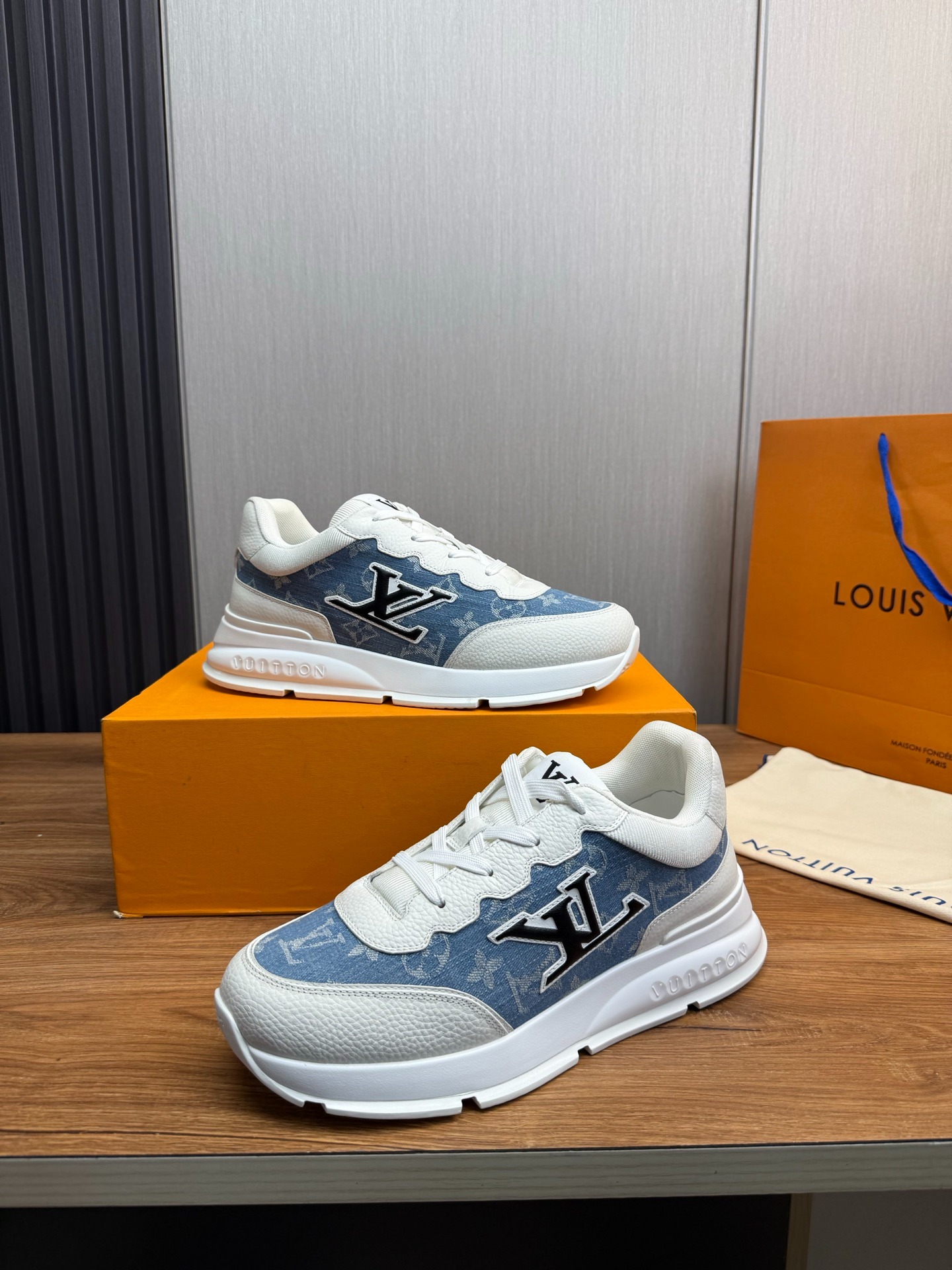 루이비통 남성 클래식 스니커즈