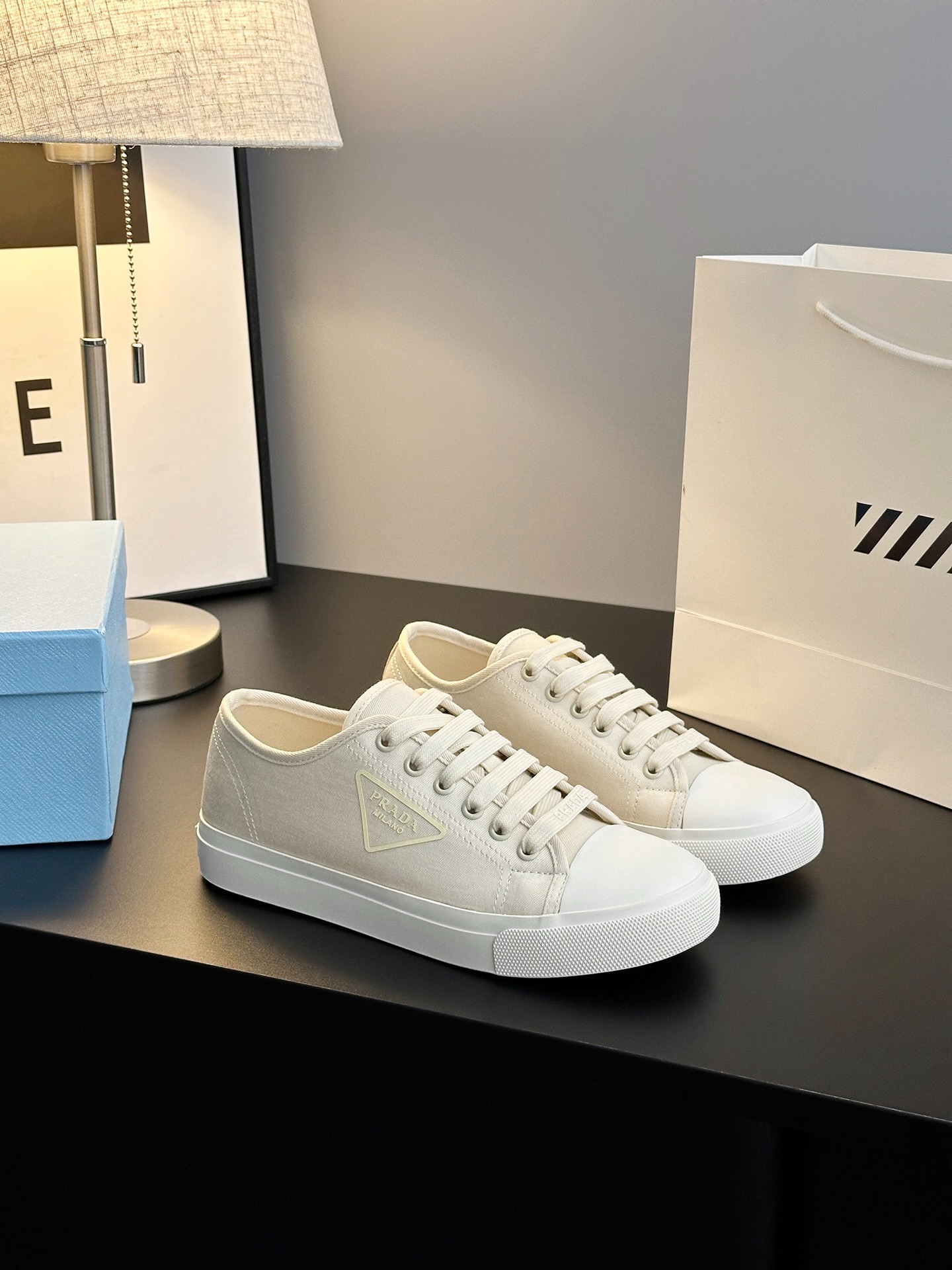 프라다 신상 스니커즈