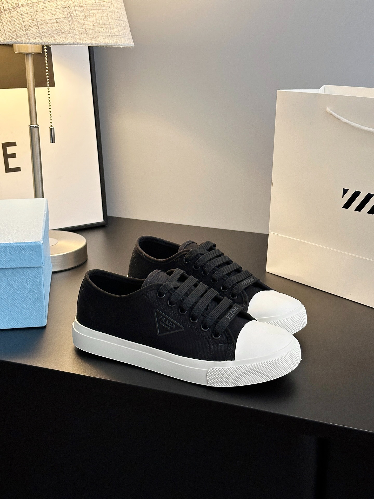 프라다 신상 스니커즈