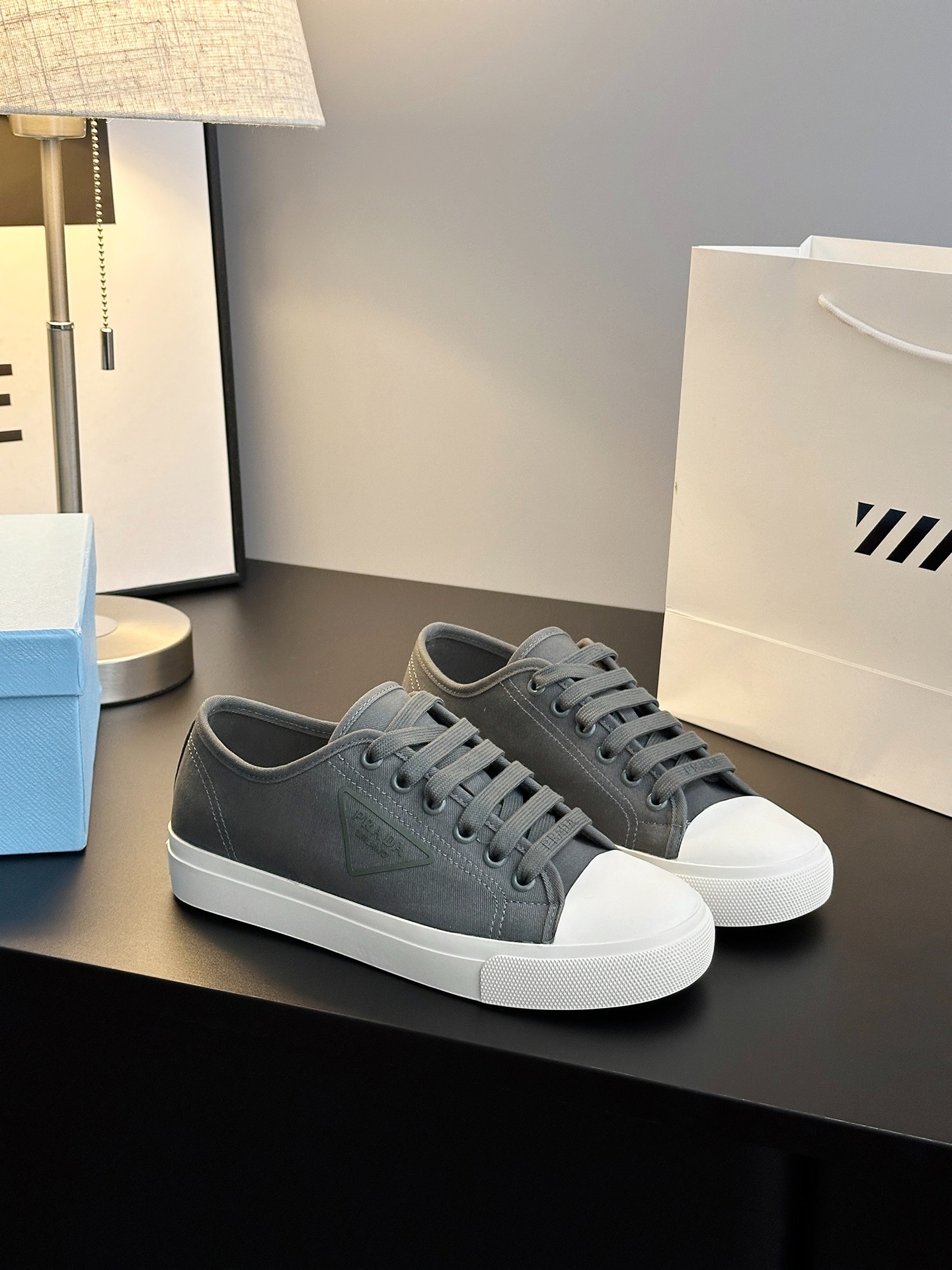 프라다 신상 스니커즈