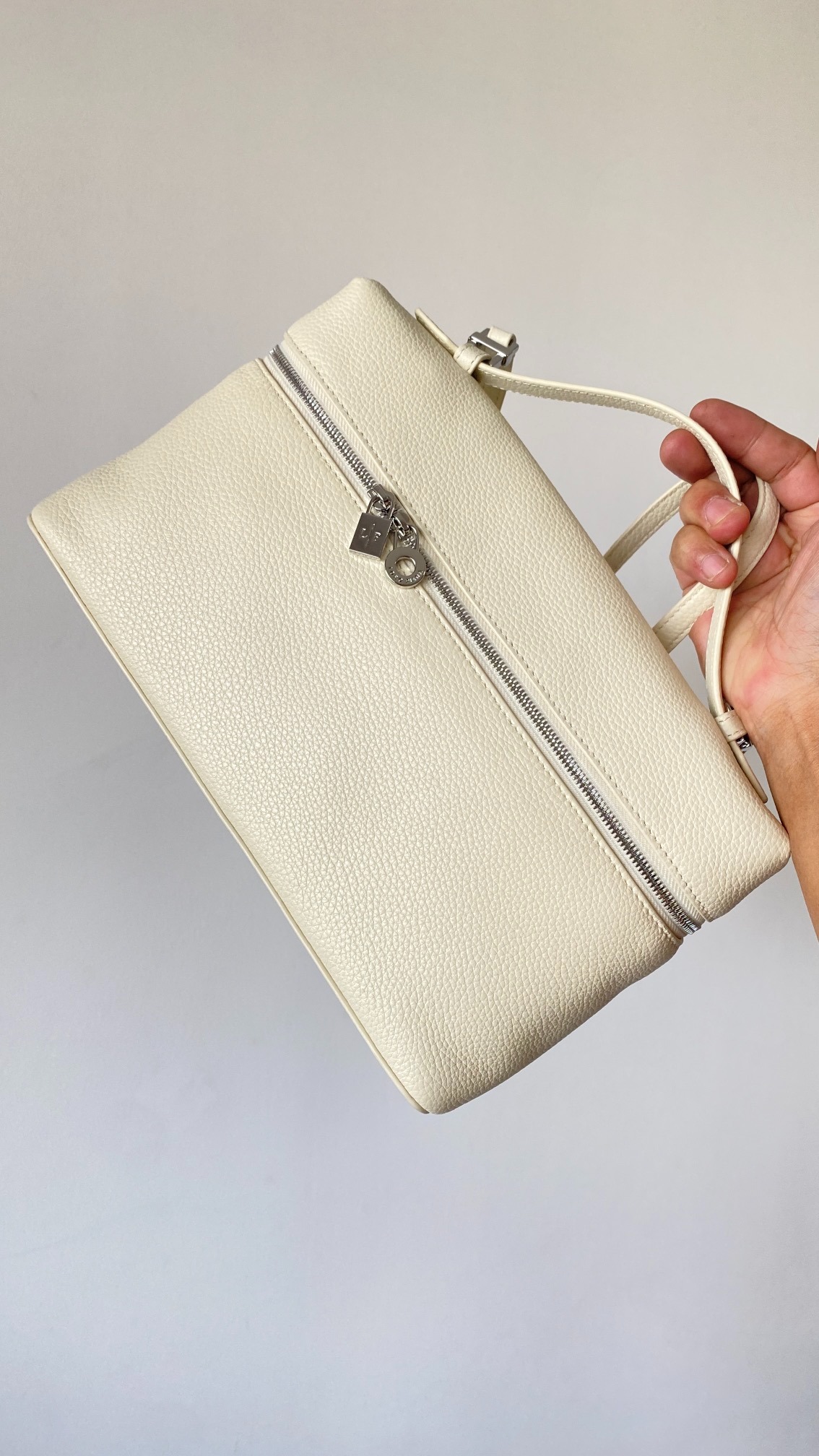 로로피아나 엑스트라 포켓 파우치 라지