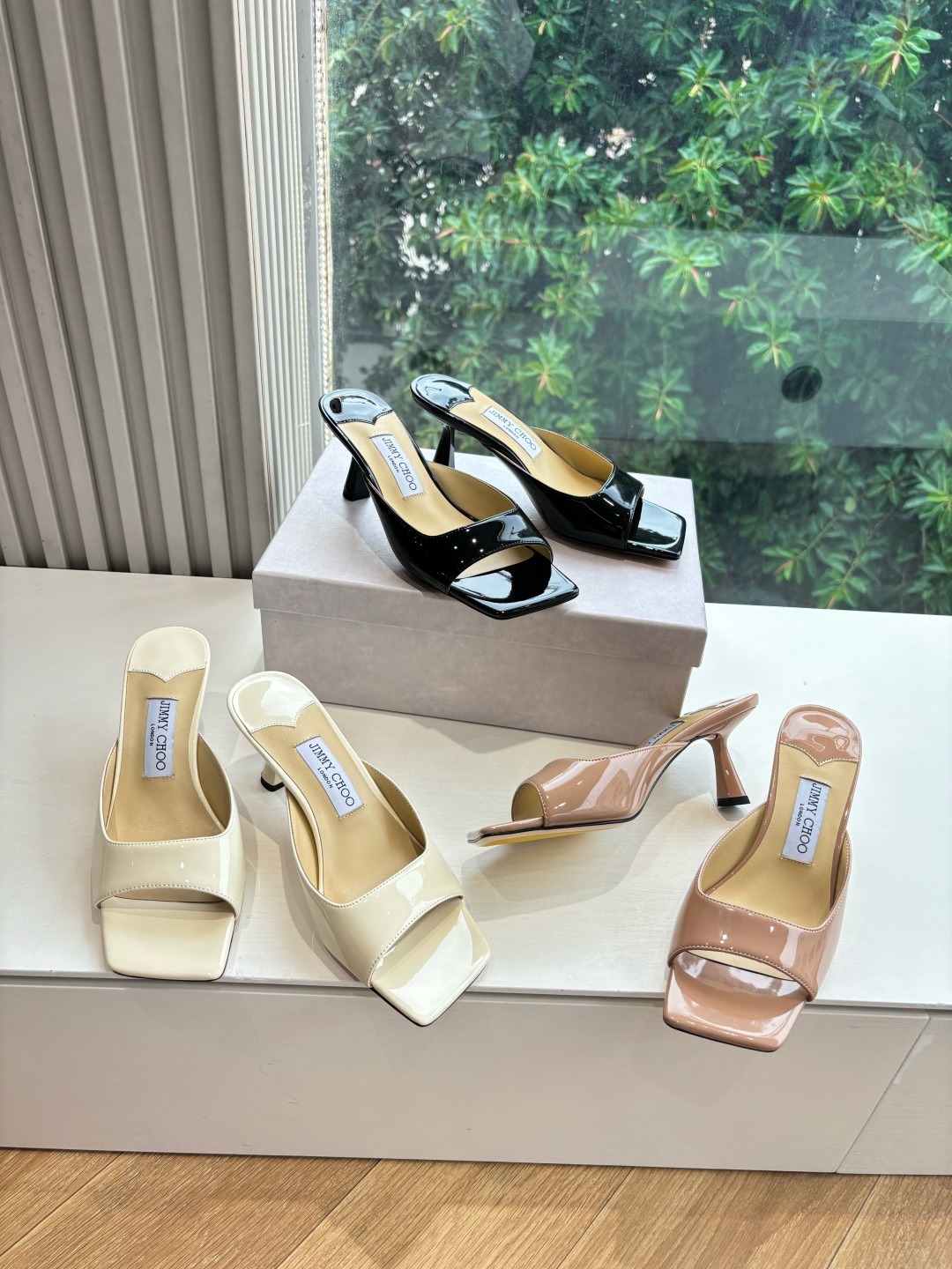 지미추 위클리 클래식 힐 슬리퍼