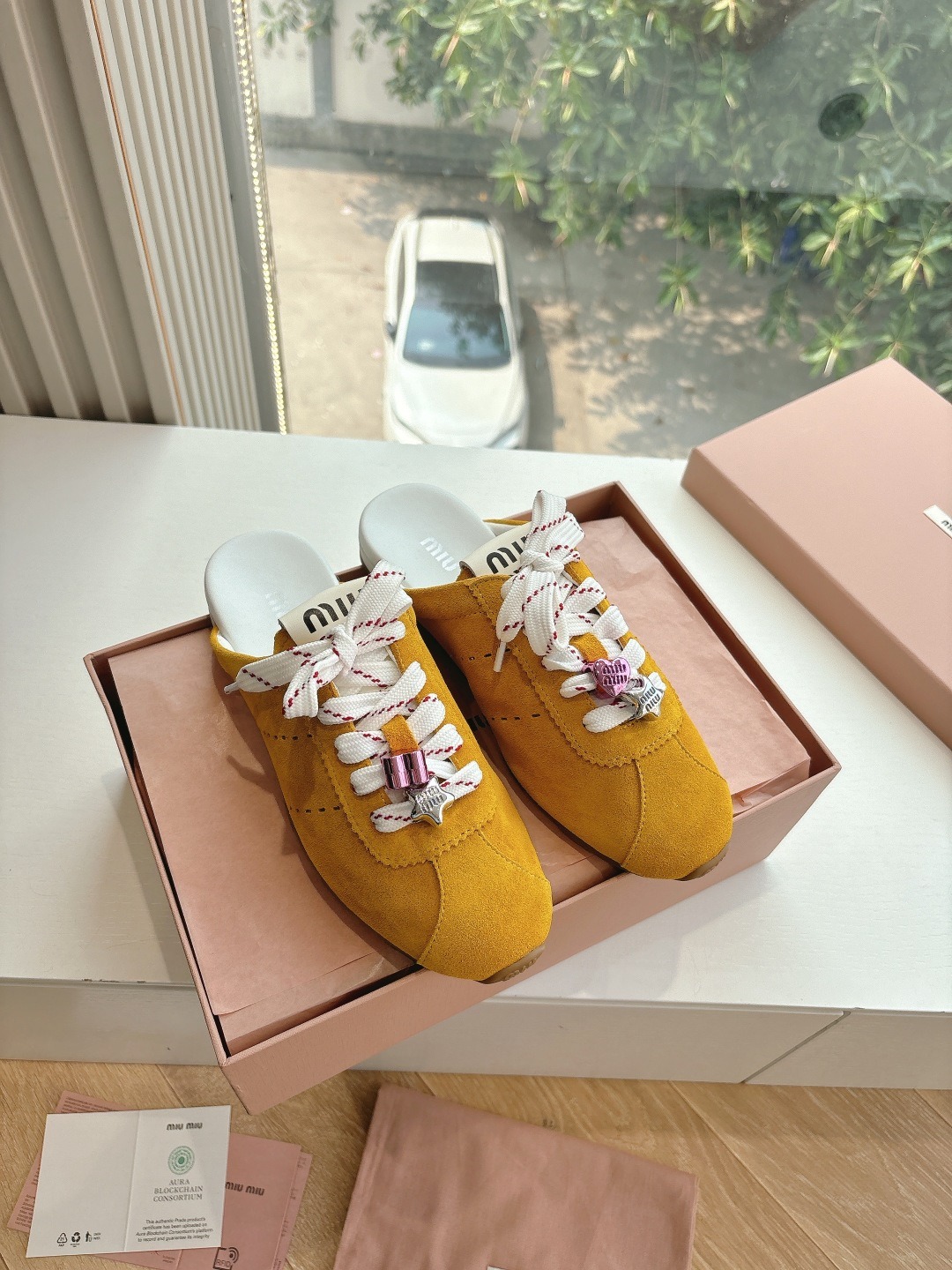 미우미우 25s 신상 캐주얼화