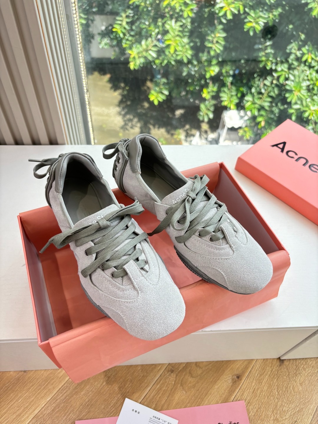 아크네 스튜디오 신상 발레 운동화