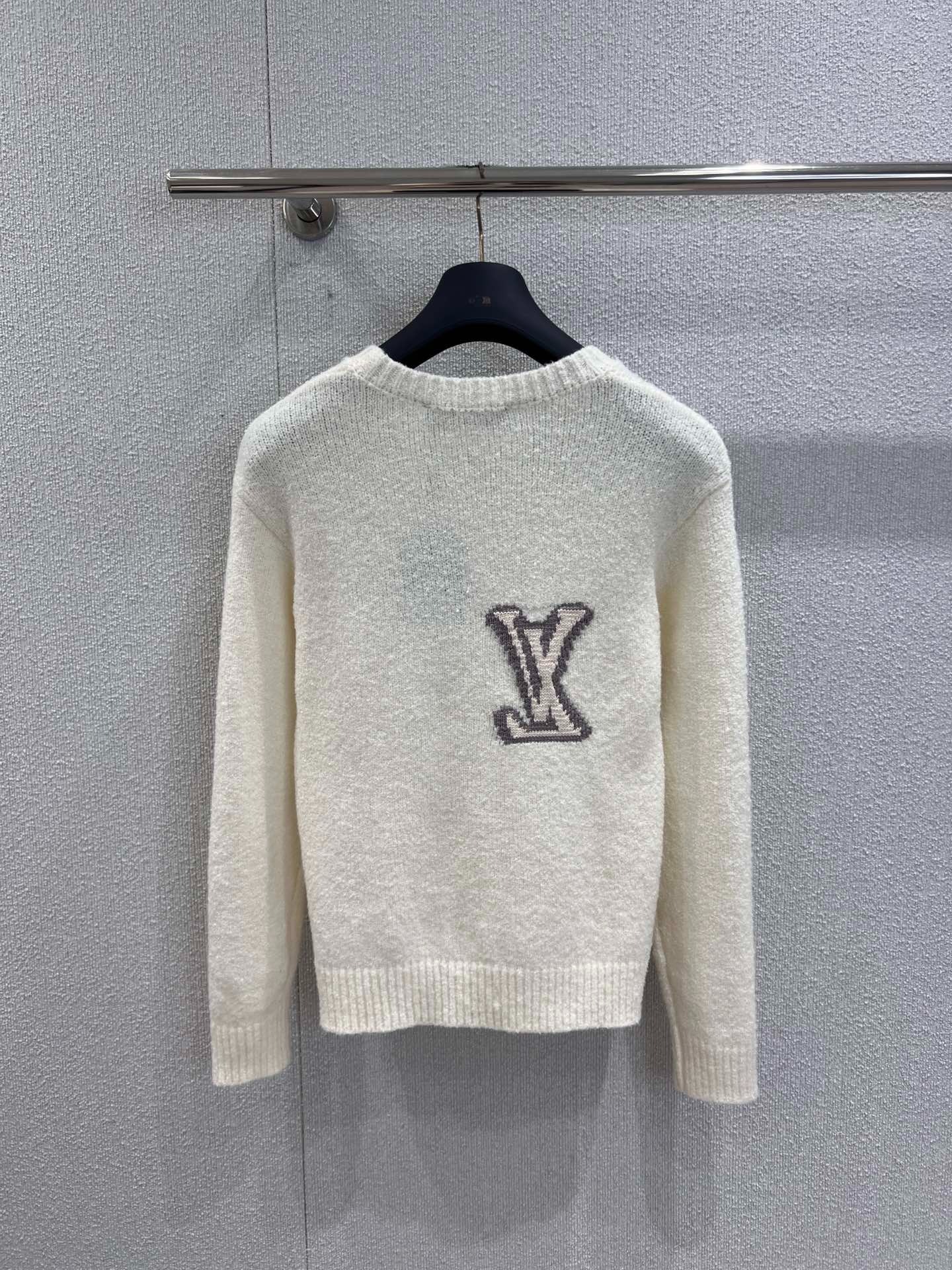 루이비통 25FW 신상 화이트 니트 스웨터