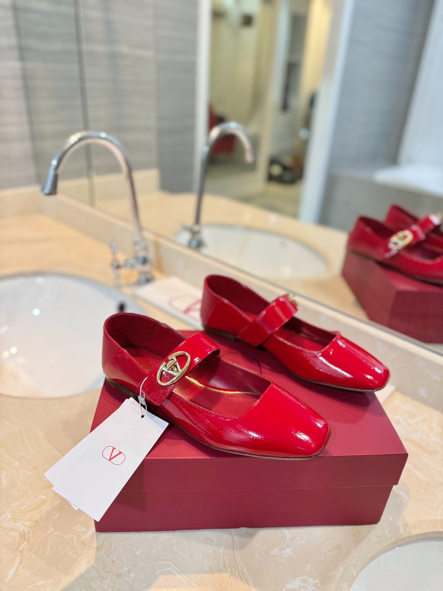 발렌티노 신상 스퀘어 뮬 슬리퍼