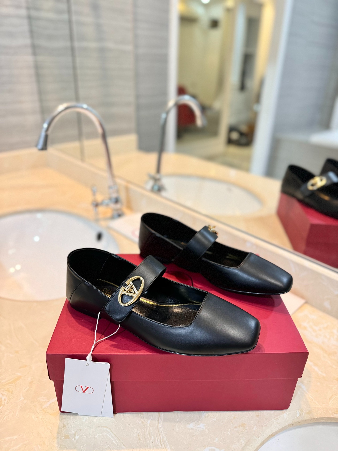 발렌티노 신상 스퀘어 뮬 슬리퍼