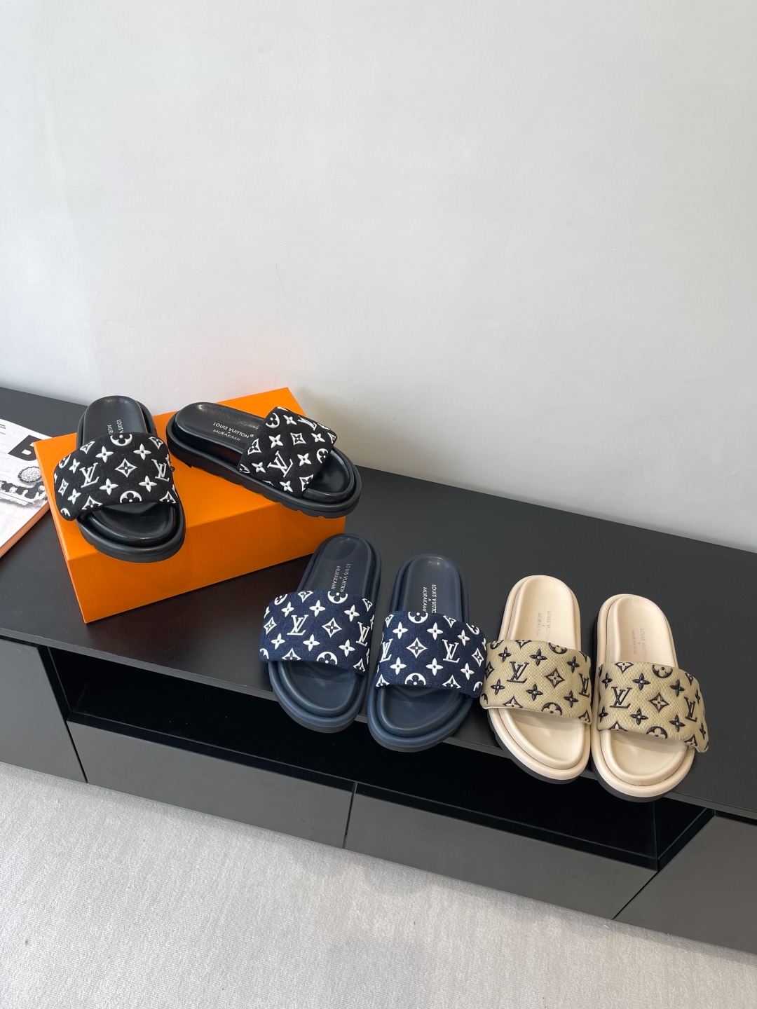 루이비통 25ss 모노그램 점보 플랫폼 뮬샌들