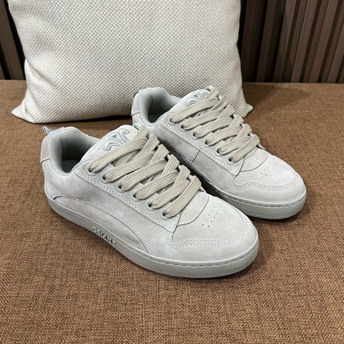 셀린느 25 초봄 캐주얼 스니커즈