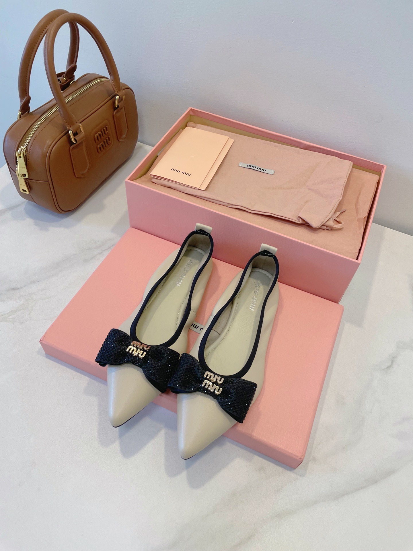 미우미우 발레화