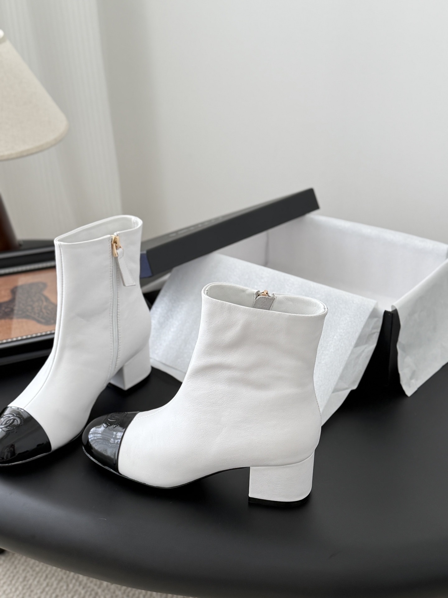 샤넬 25K 신상 앵클부츠