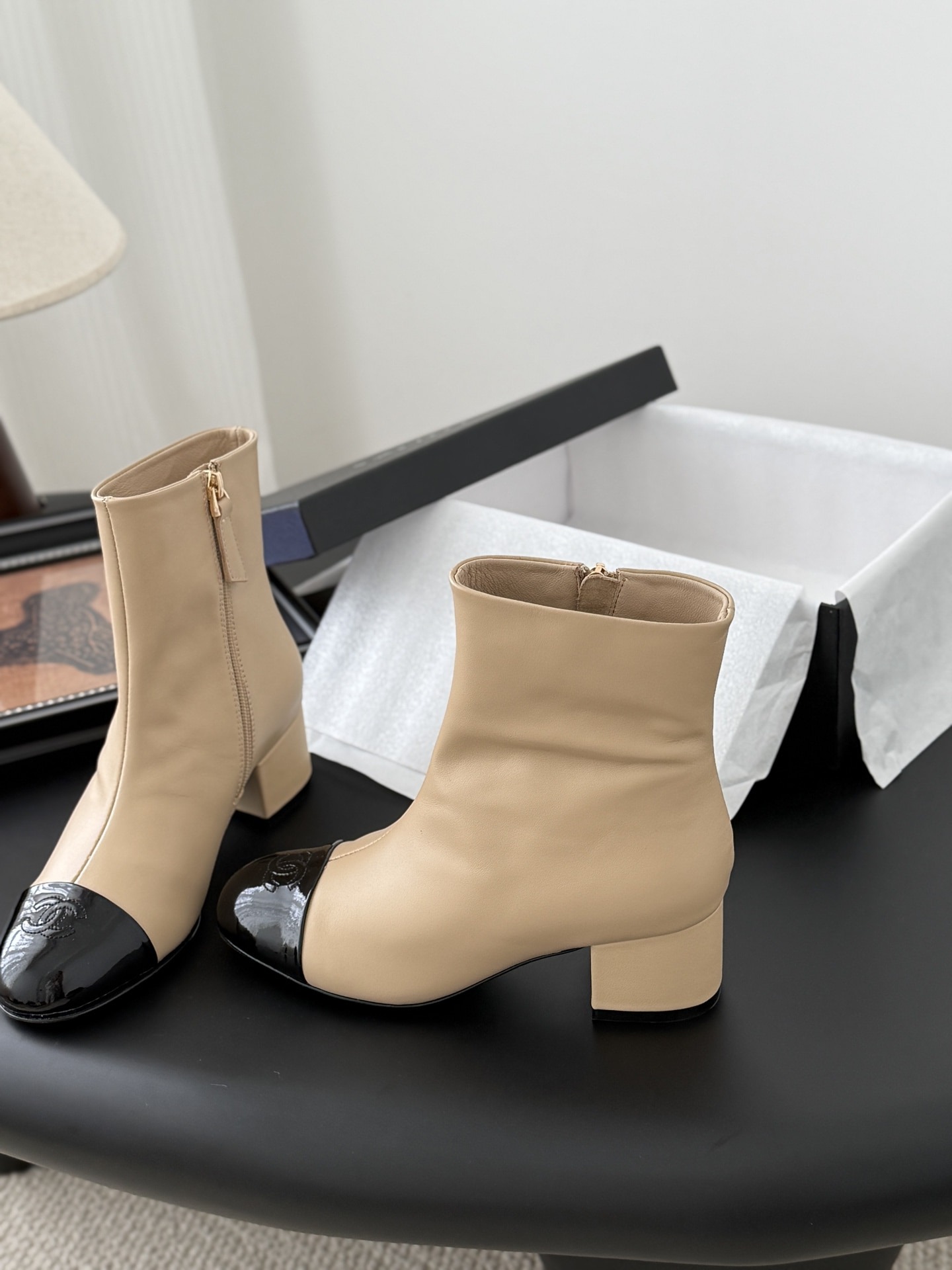 샤넬 25K 신상 앵클부츠