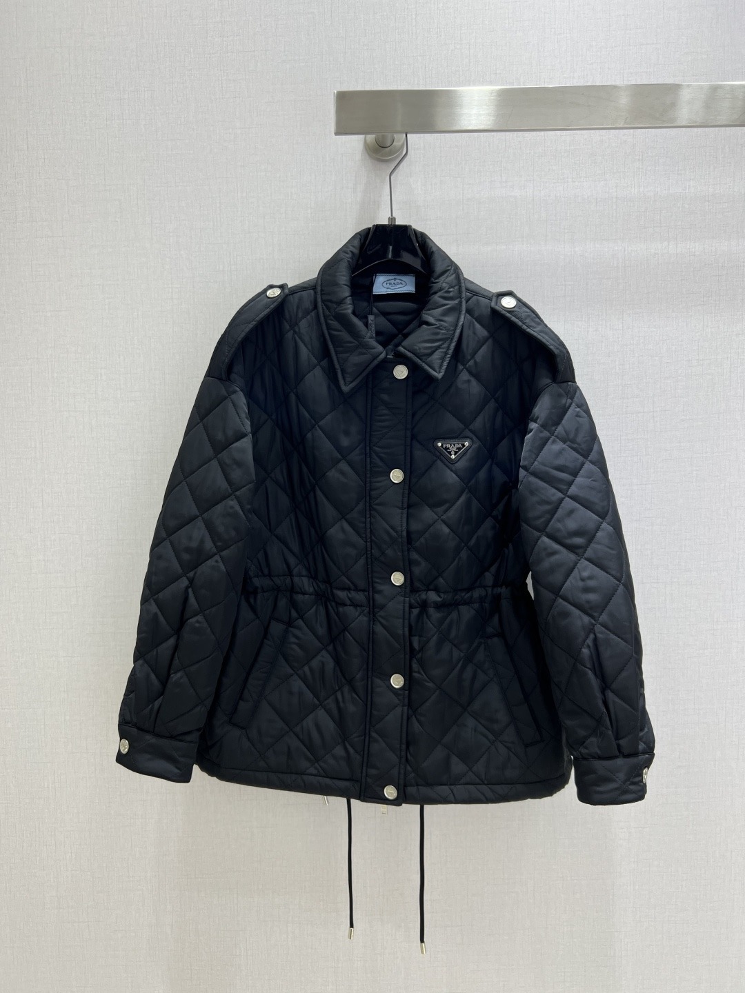 프라다 25 신상 퀼팅 패딩 재킷