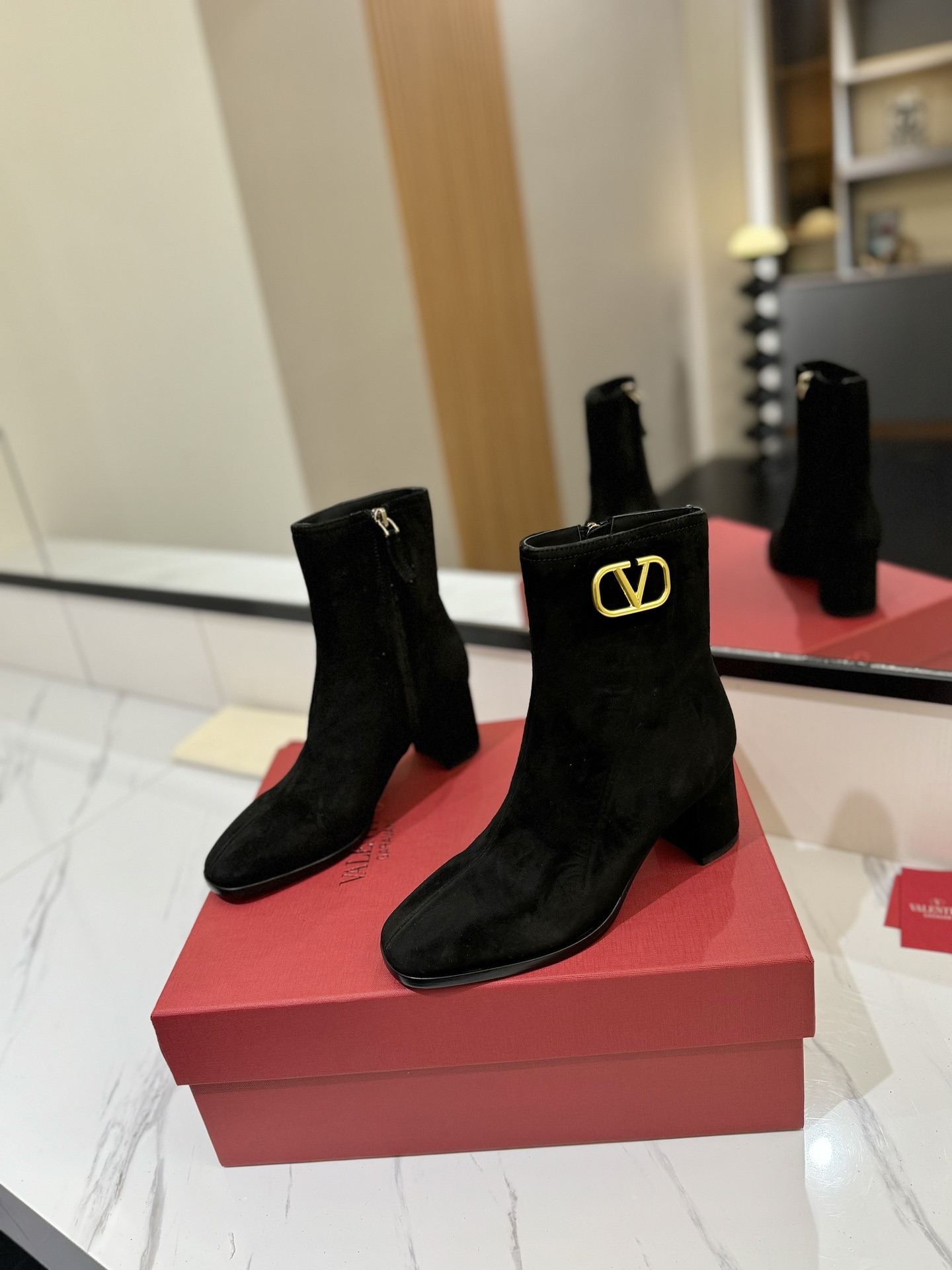 발렌티노 신상 부츠