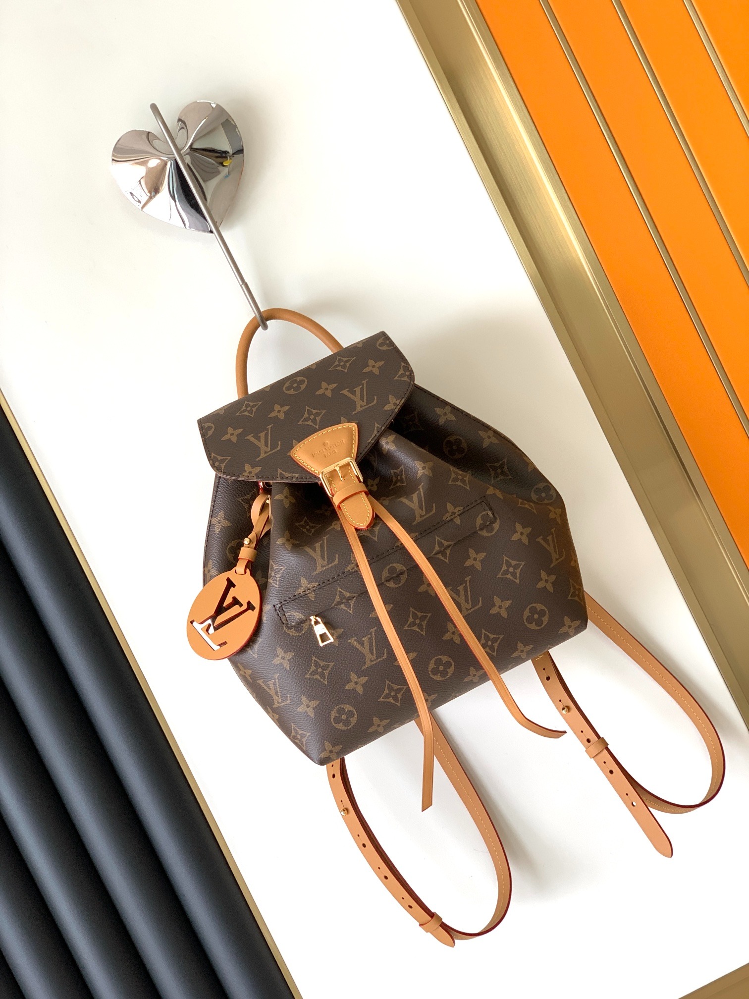 루이비통 몽수리 백팩