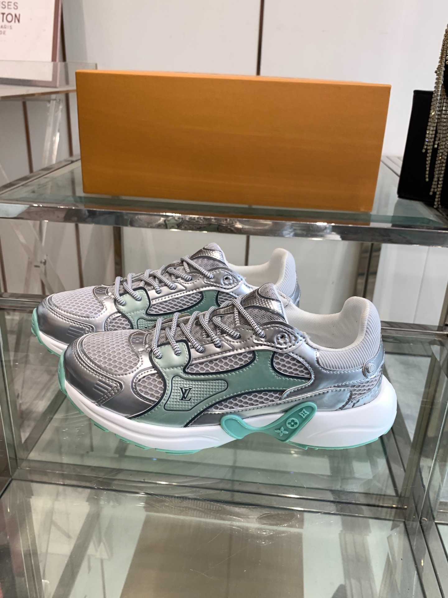 루이비통 25ss 뉴 올림피아 스니커즈