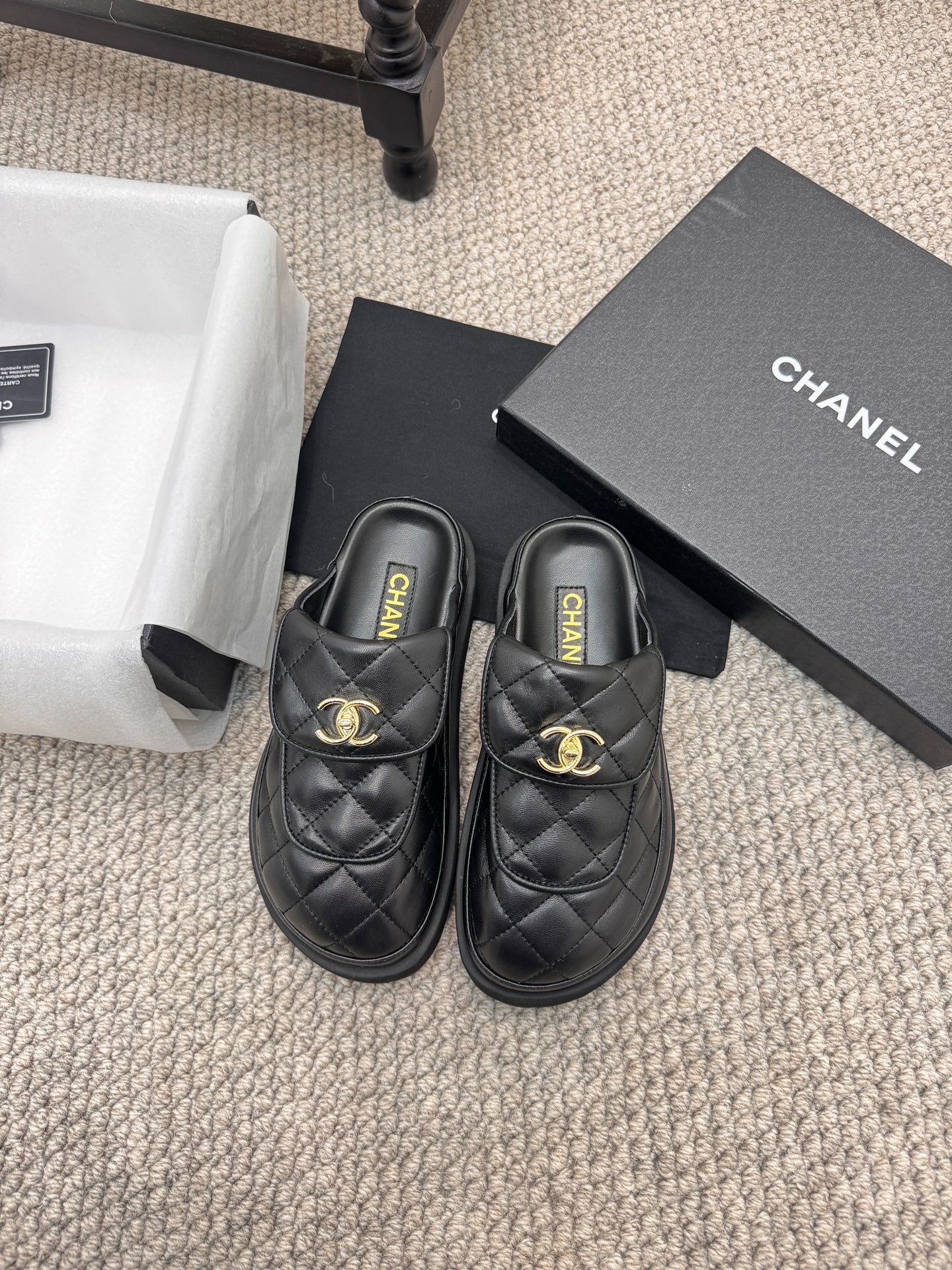 샤넬 더블 c버튼 클래식 슬리퍼