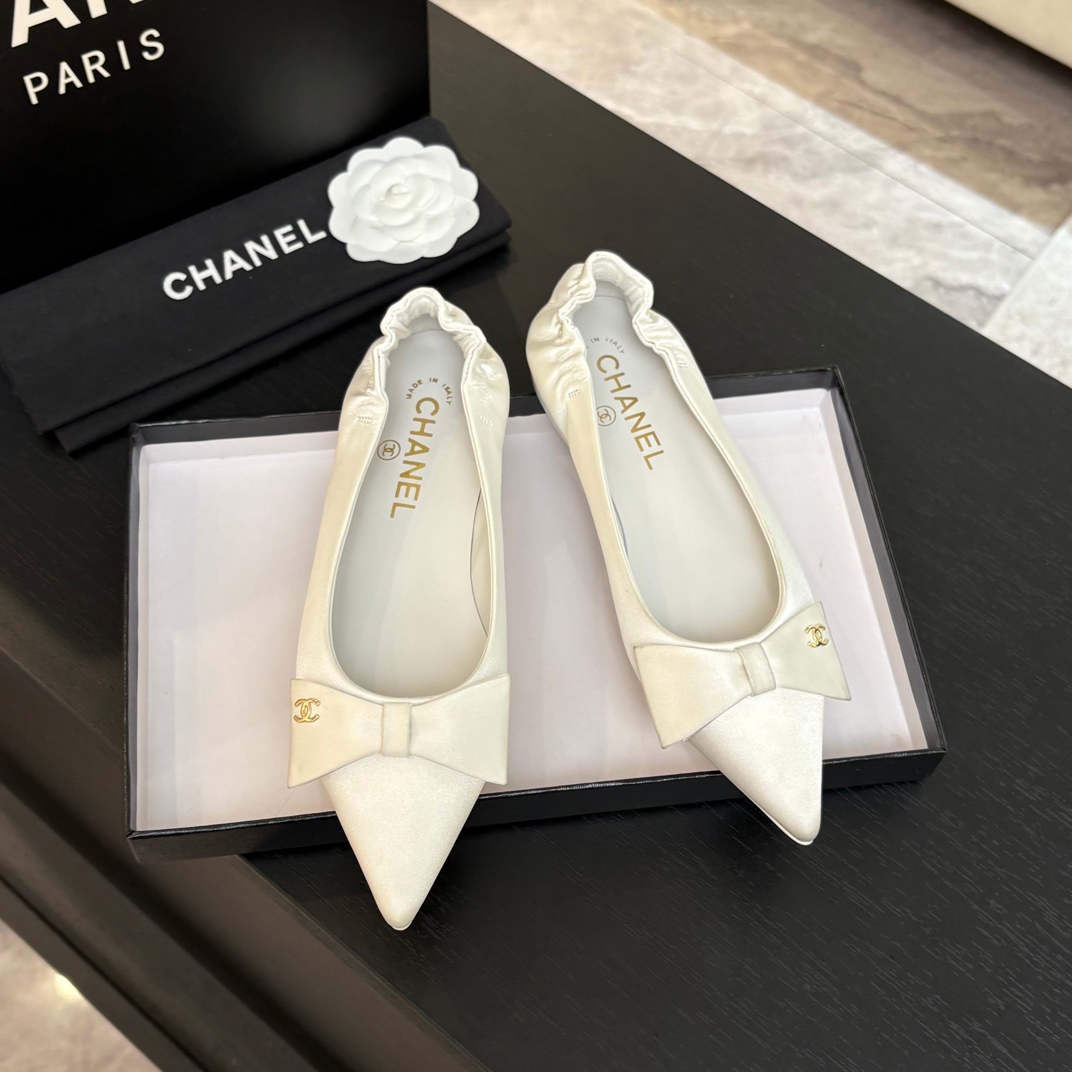 샤넬 25 신상 리본 발레 슈즈