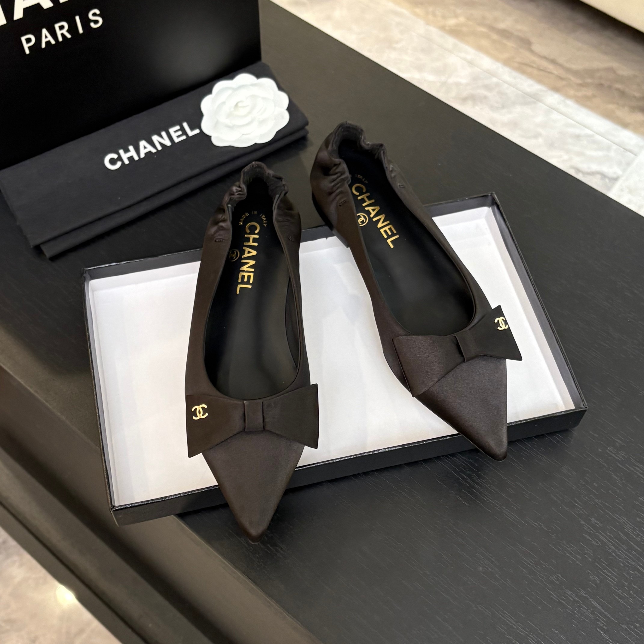 샤넬 25 신상 리본 발레 슈즈