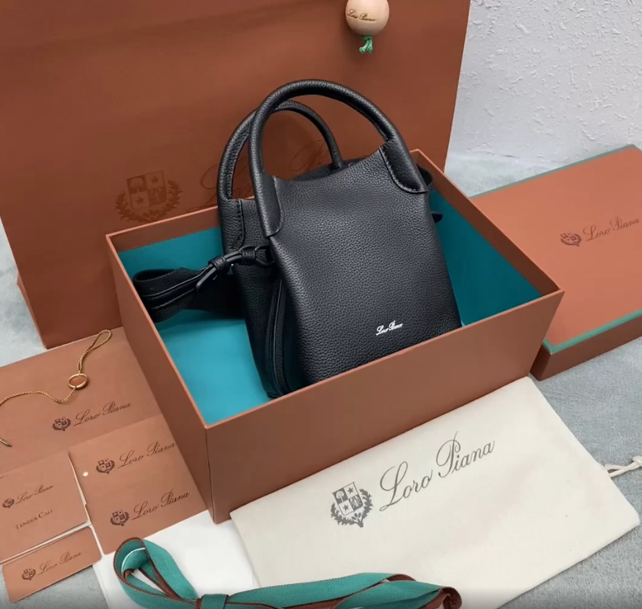 로로피아나 마이크로 베일 스몰 백