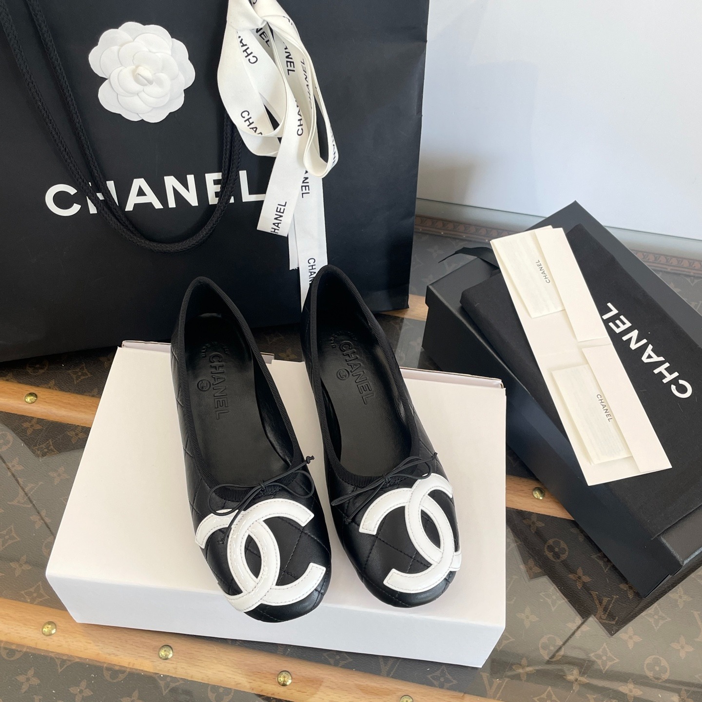 샤넬 신상 깜봉 플랫 슈즈