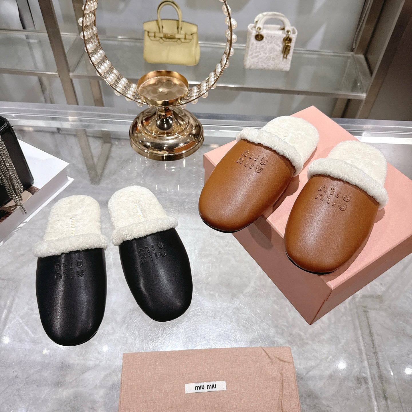 미우미우 25 신상 양털 세미 슬리퍼