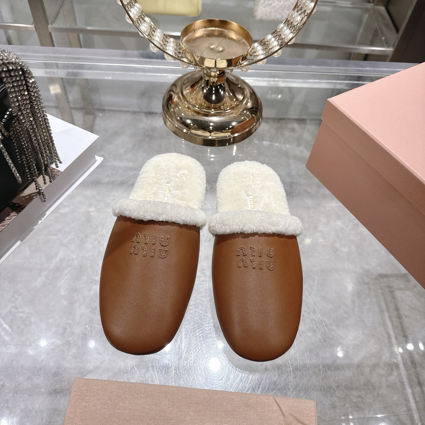 미우미우 25 신상 양털 세미 슬리퍼