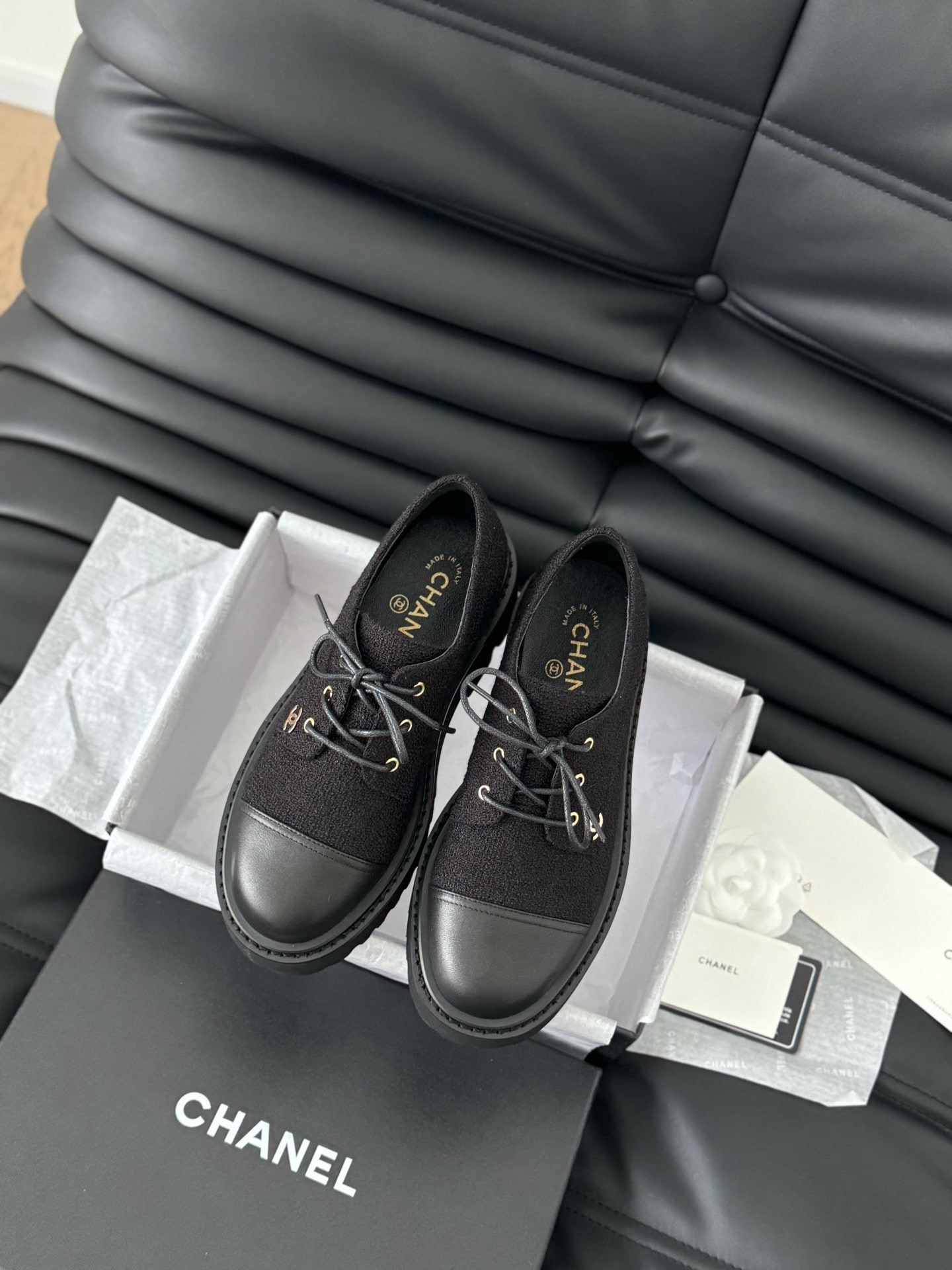 샤넬 25B 뉴 통굽 로퍼