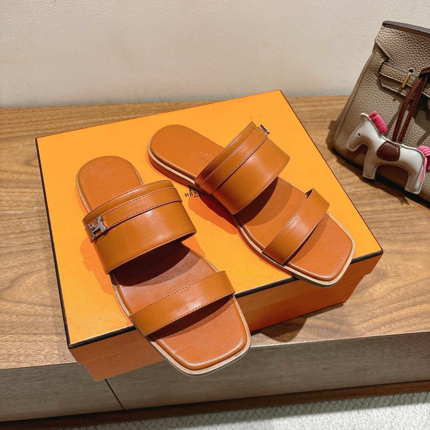 에르메스 2025 신상 플랫 슬리퍼