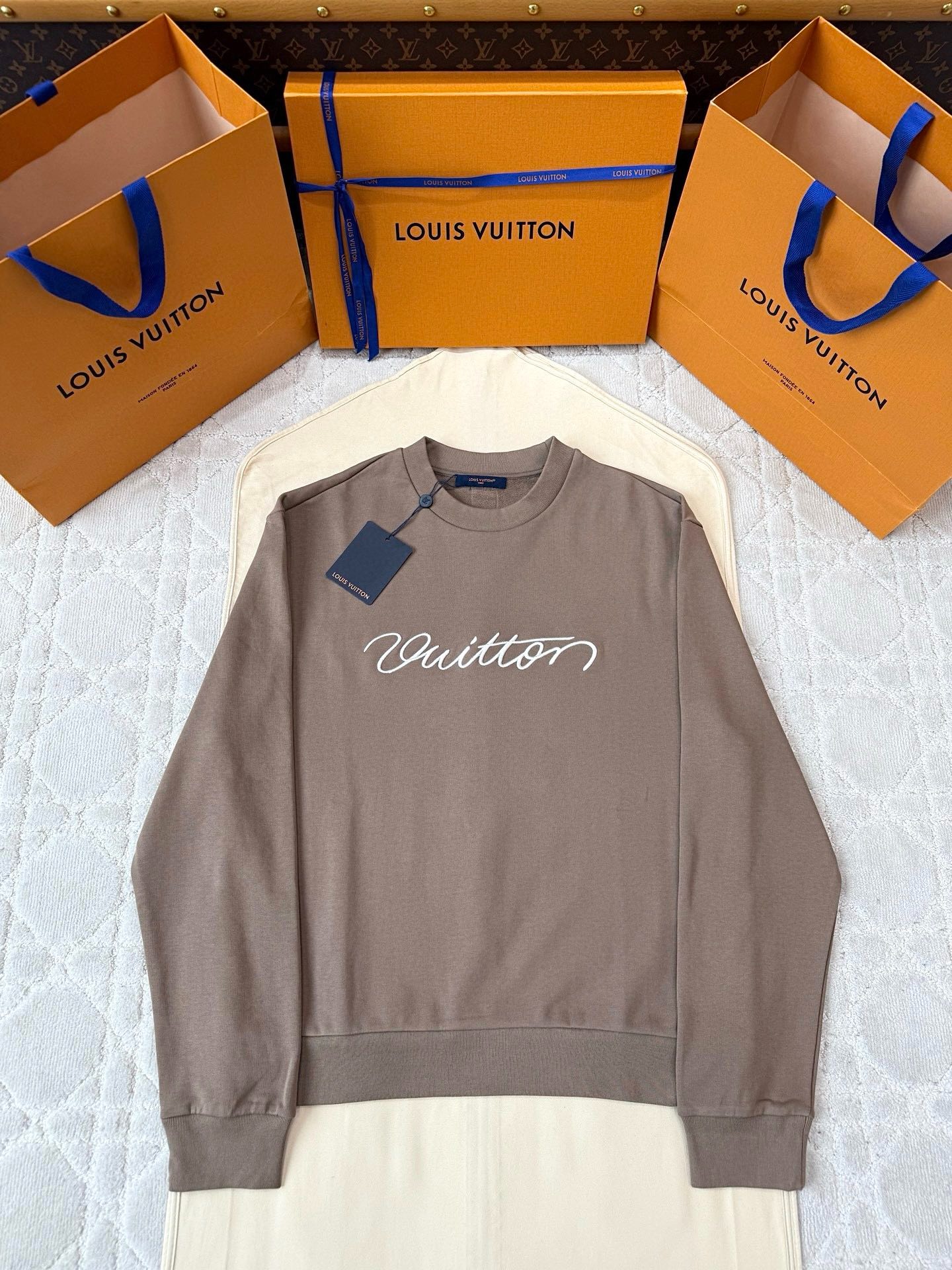 루이비통 25 신상 긴팔티