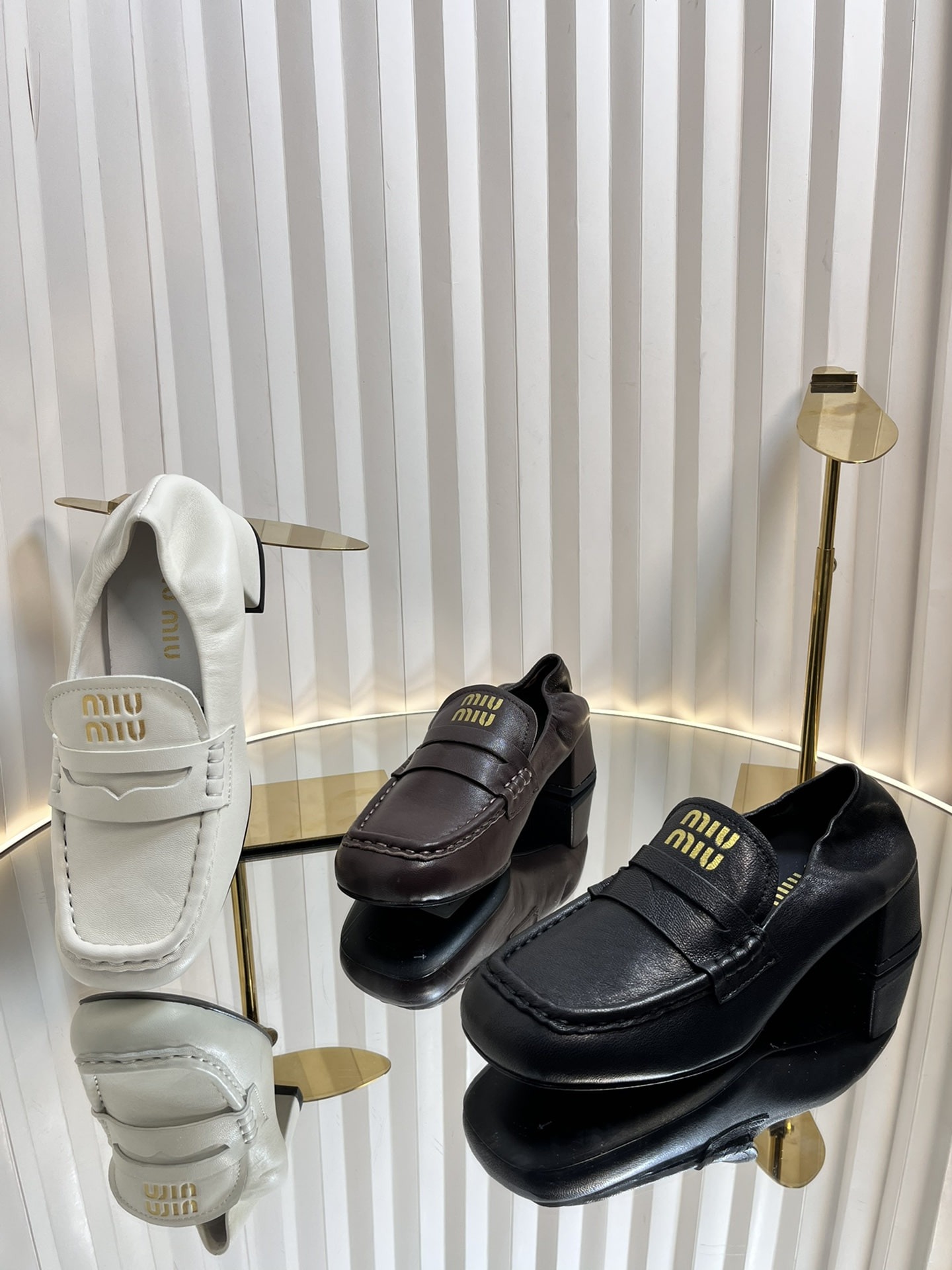 미우미우 가을/겨울 브록 스퀘어 로퍼