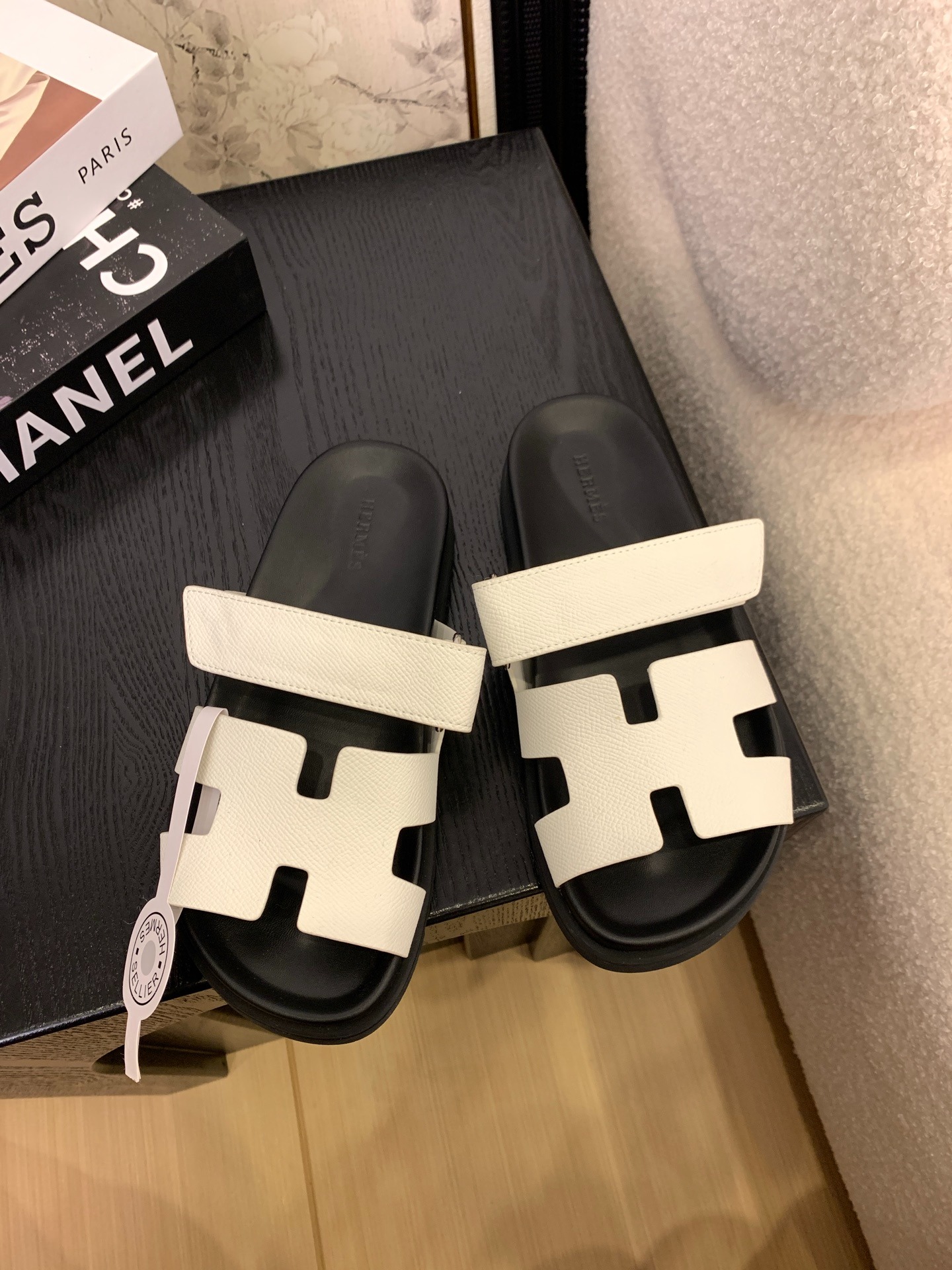 에르메스 레트로 벨크로 슬리퍼