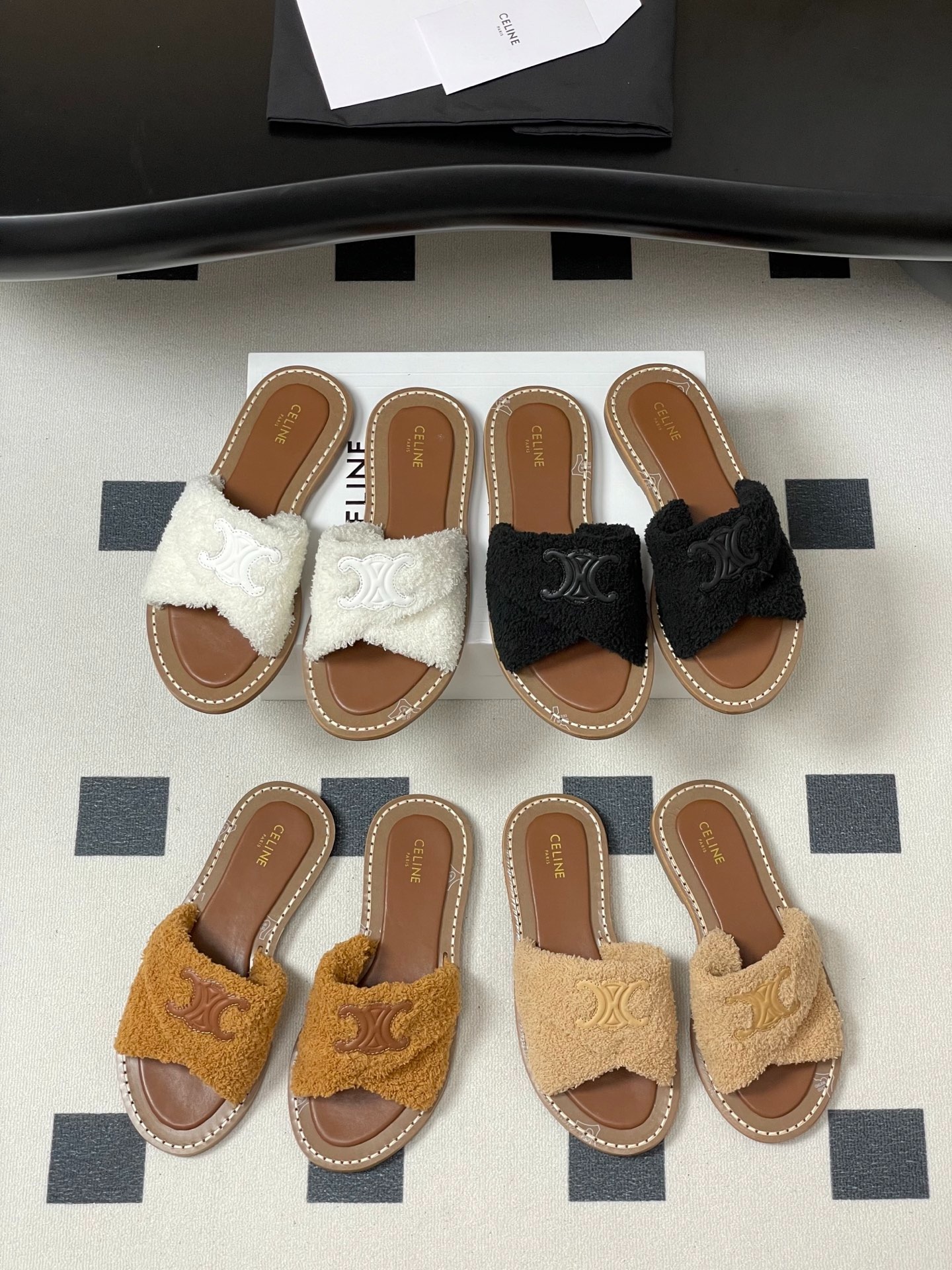 셀린느 25ss 트위스트 퍼 슬리퍼