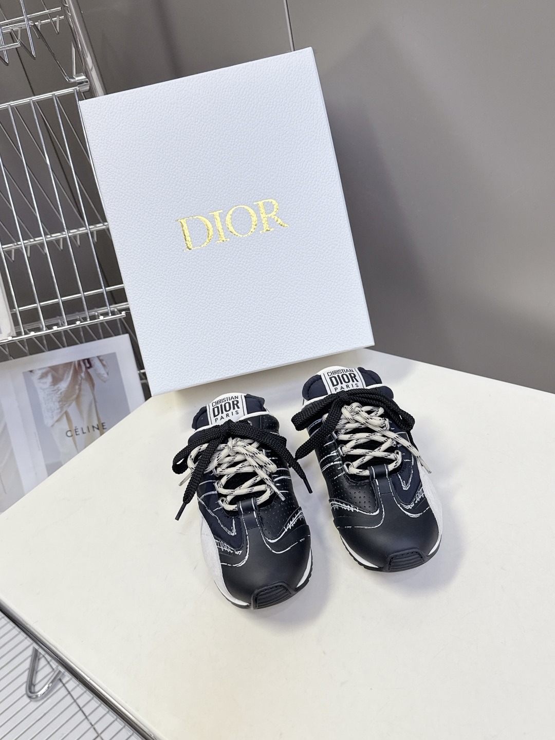 디올 봄여름 신상 세미 슬리퍼