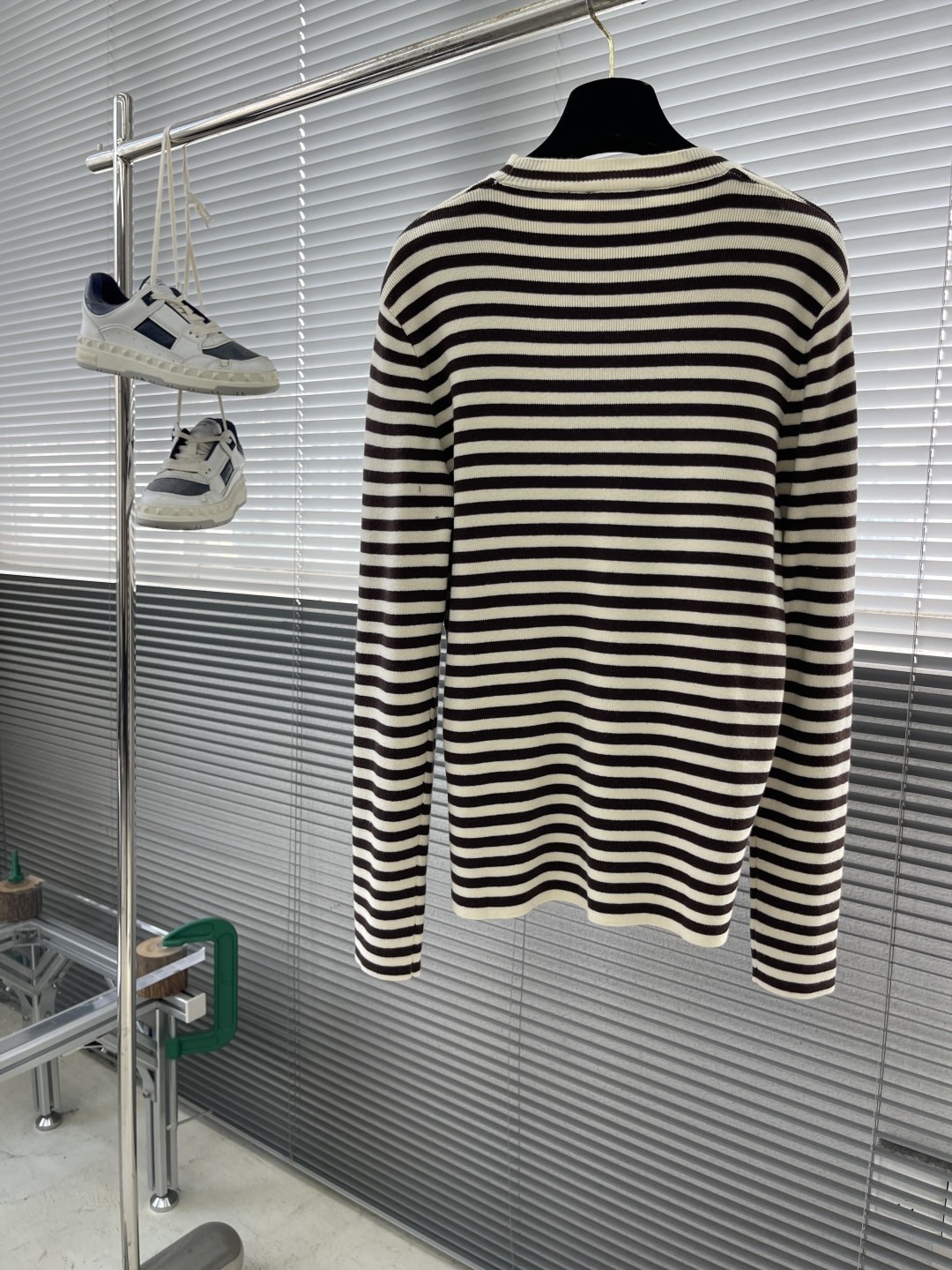 프라다 단가라 자수 라운드 니트