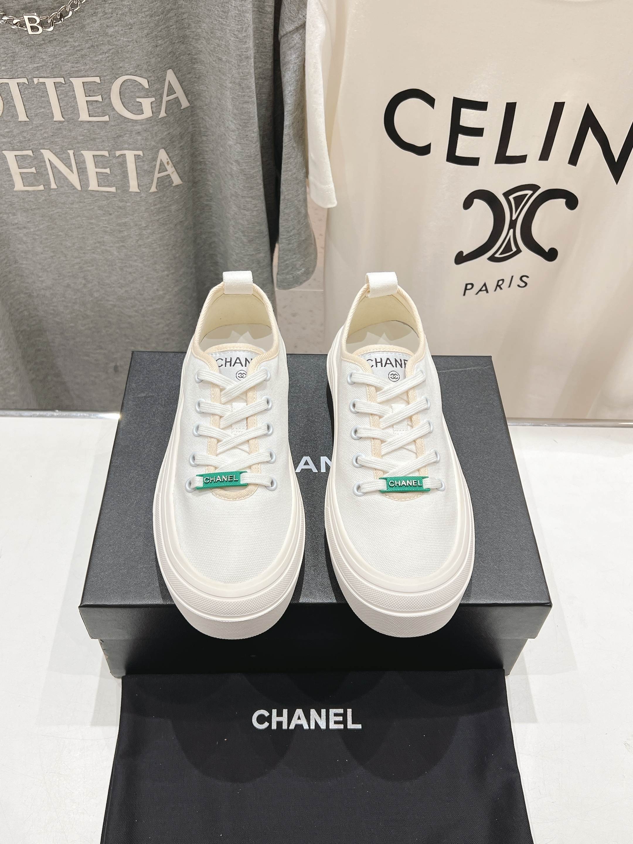 샤넬 하이버전 2025ss 최신 캐주얼화