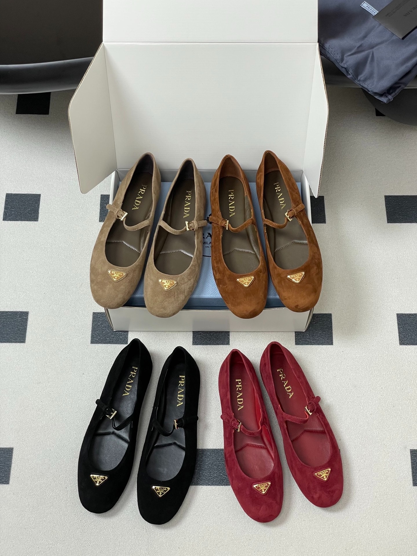 프라다 25S 신상 메리제인 발레 단화