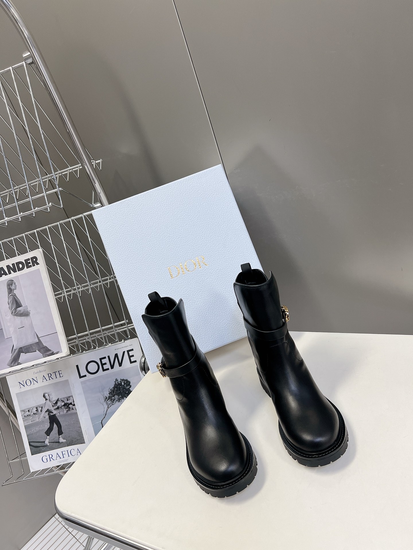 디올 신상 패션 카고 미들부츠